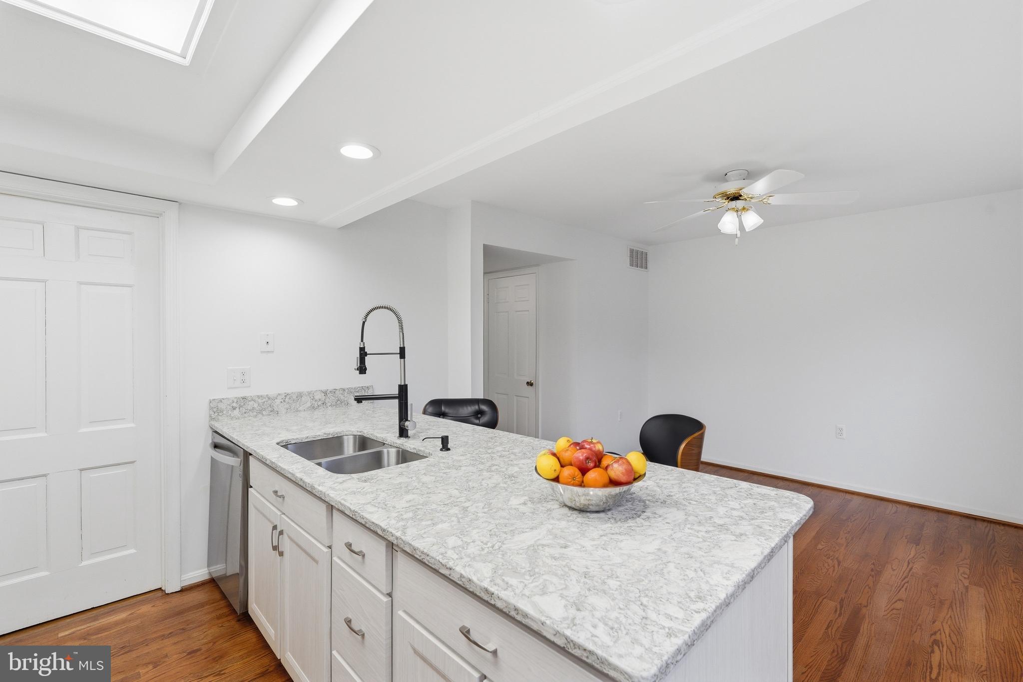 GEORGETOWN HOUSES - Residential