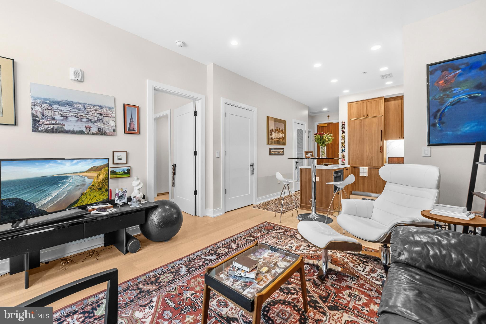 1111 PENNSYLVANIA AVENUE SE 205