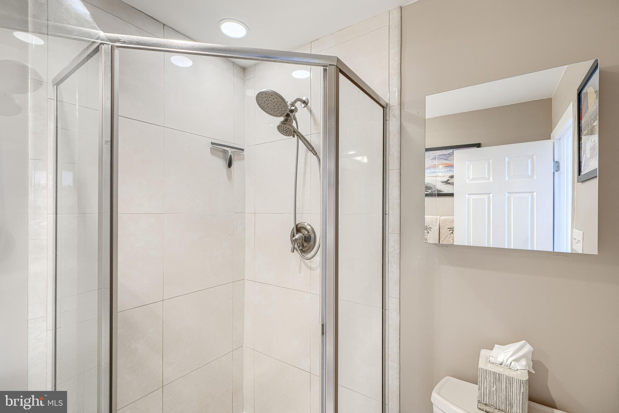 DULANEY TOWERS - Residential