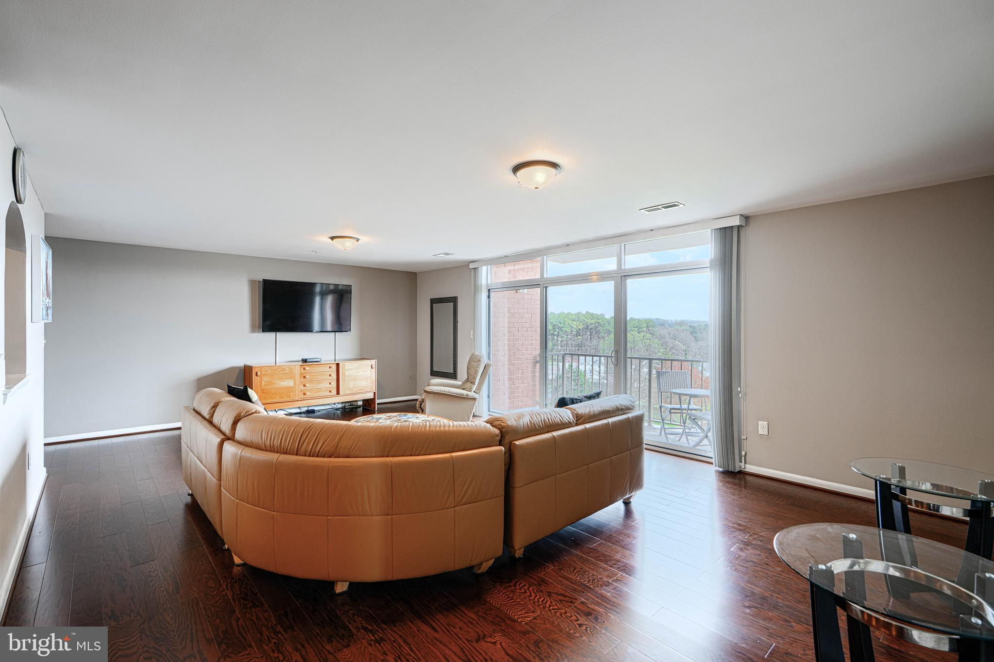 DULANEY TOWERS - Residential