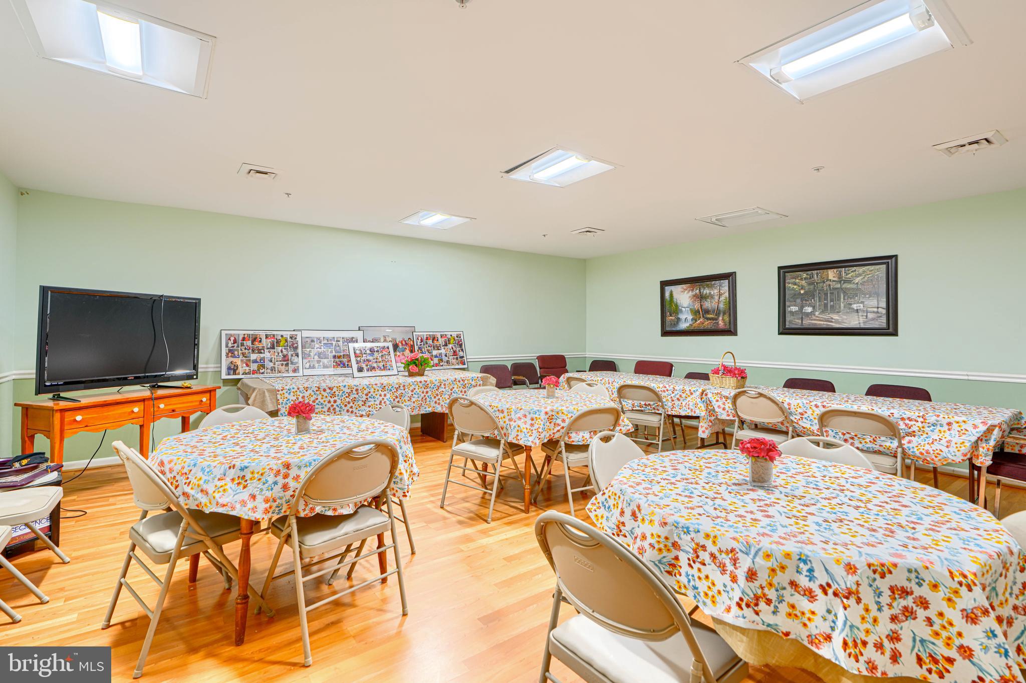 DULANEY TOWERS - Residential