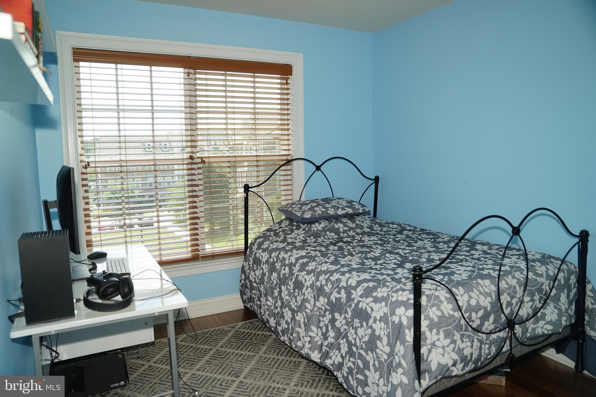 EAST GATE - Residential