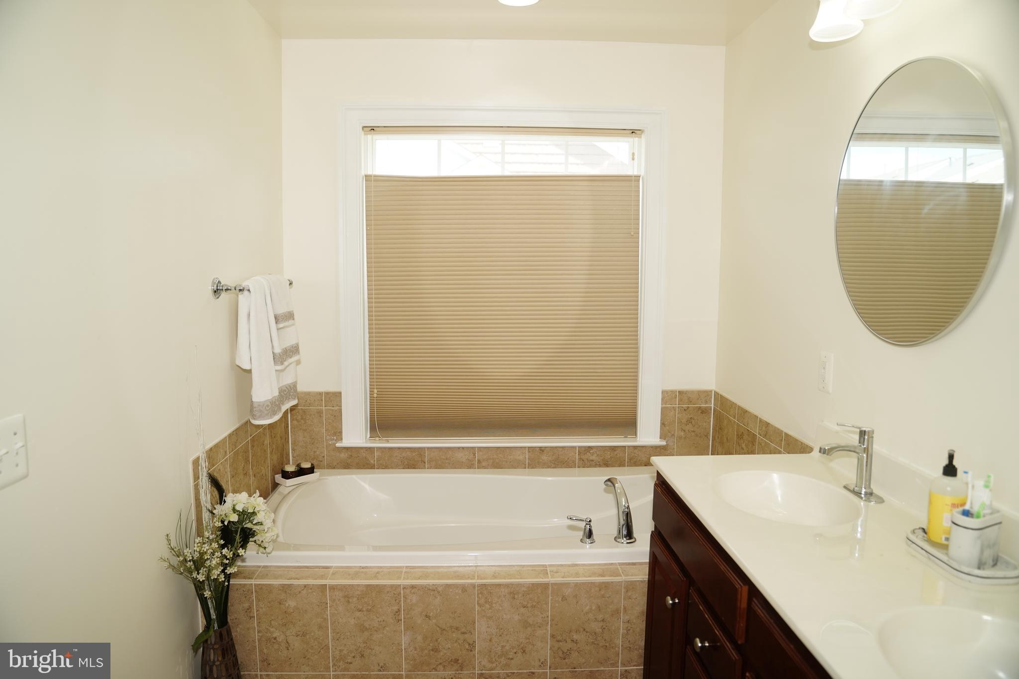 EAST GATE - Residential