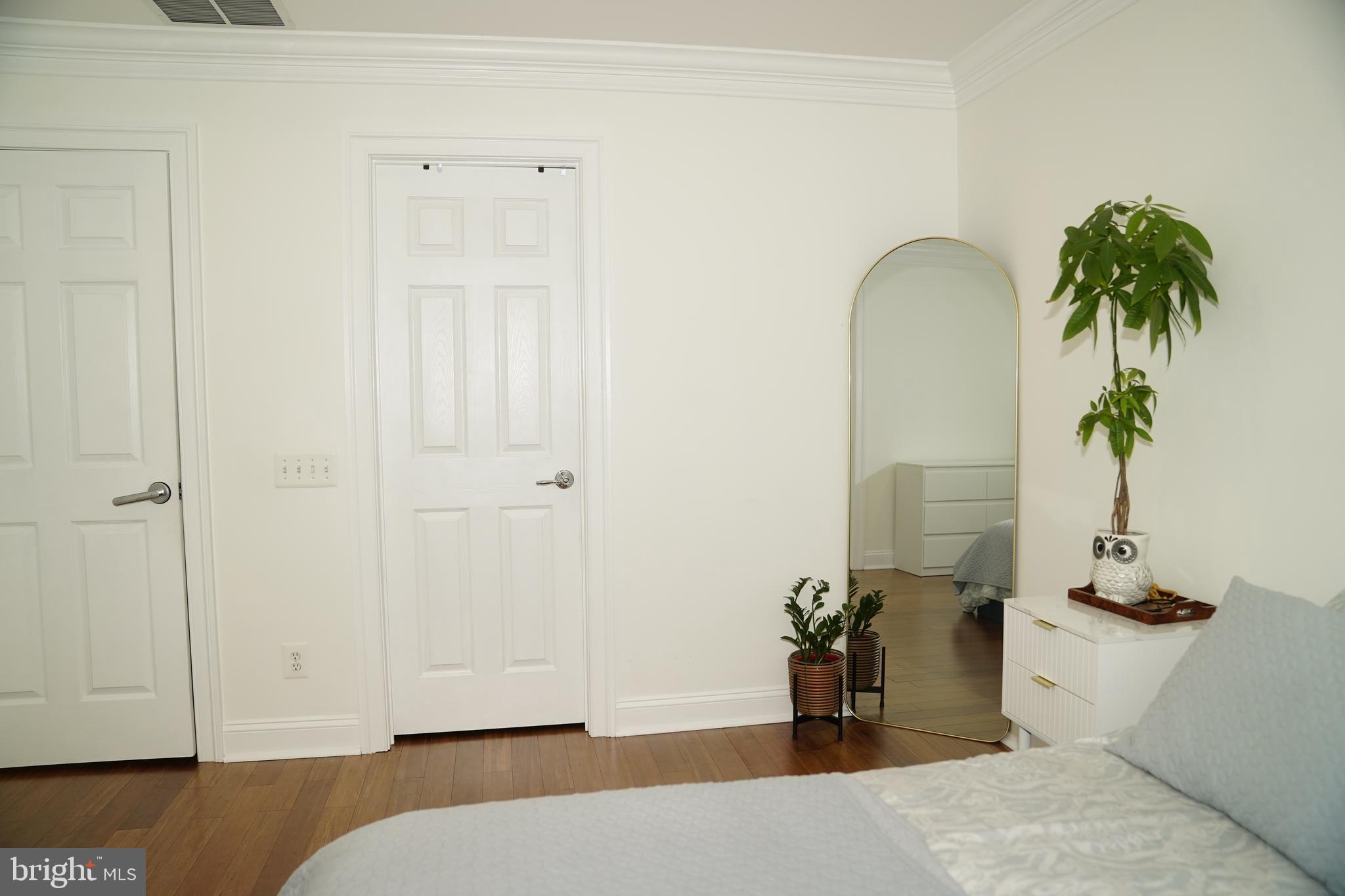 EAST GATE - Residential