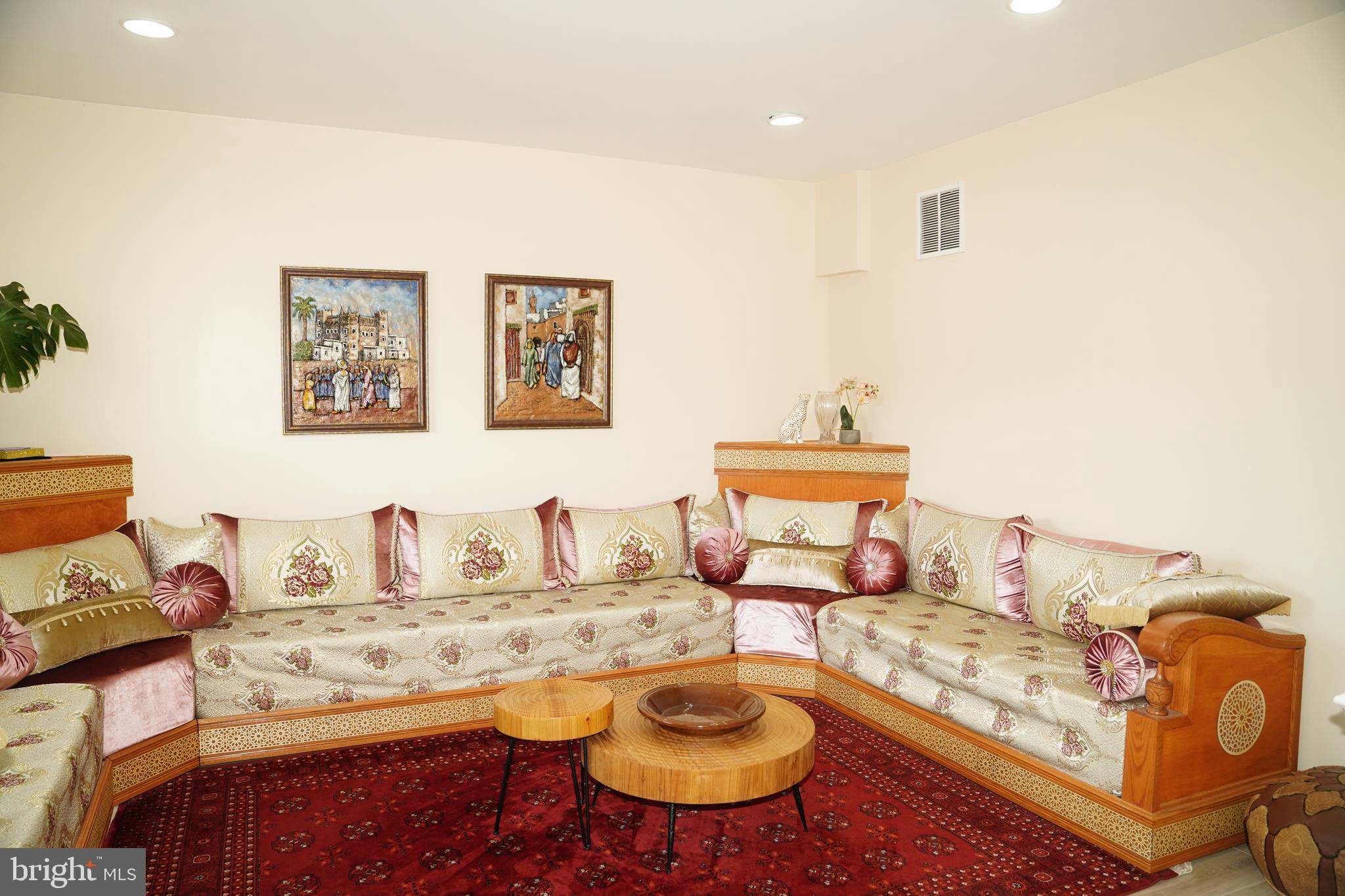 EAST GATE - Residential