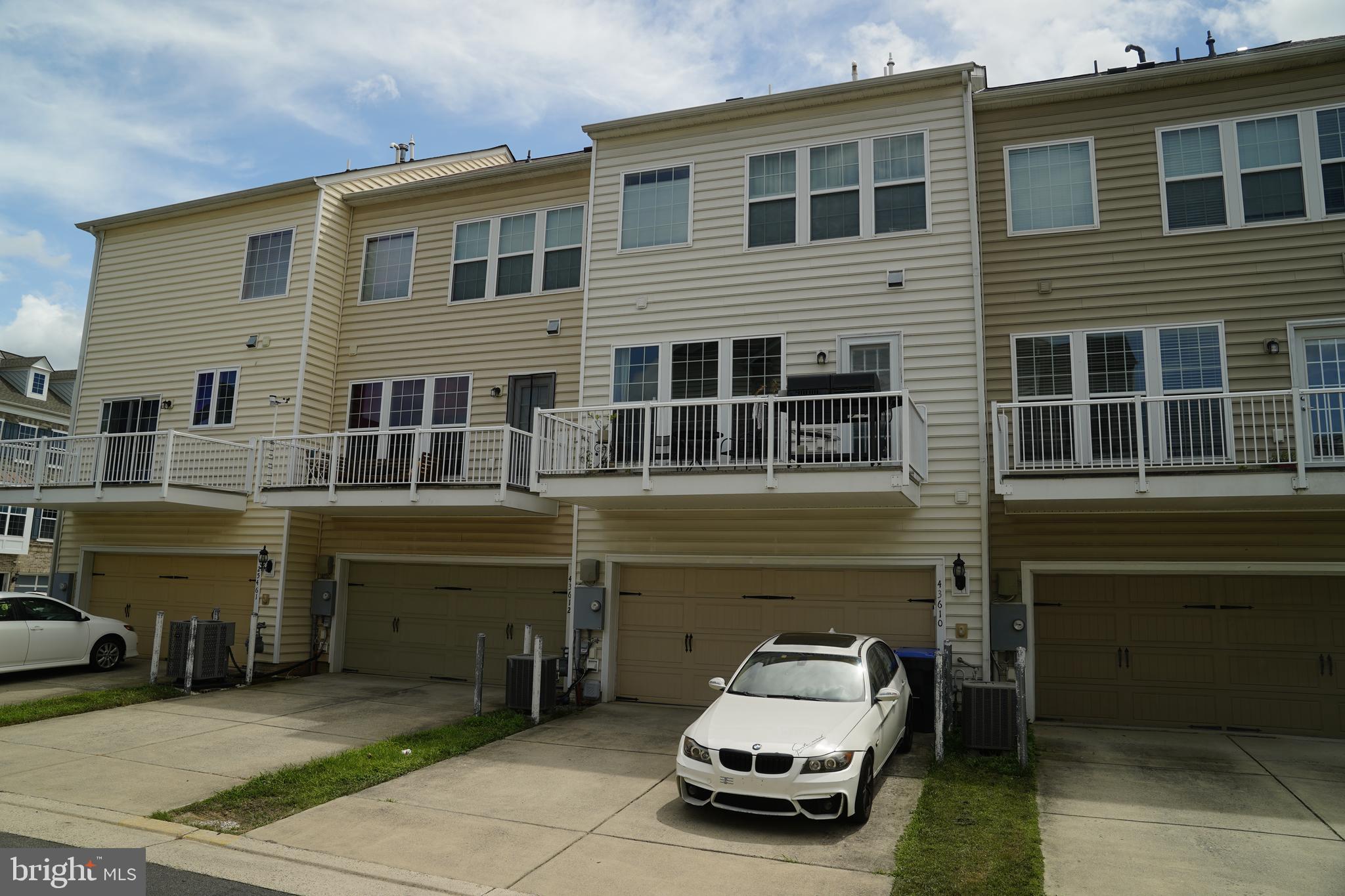 EAST GATE - Residential