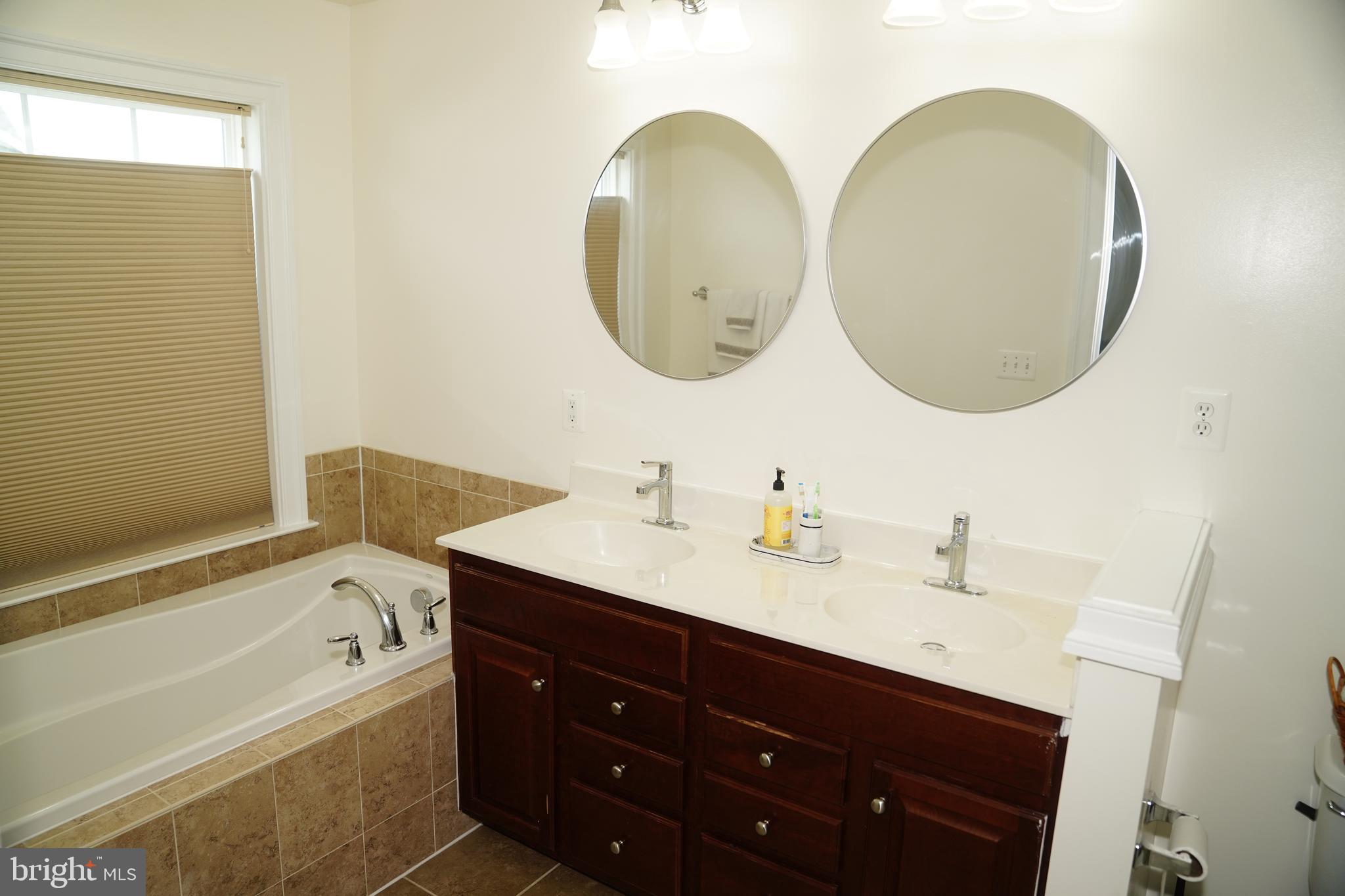 EAST GATE - Residential