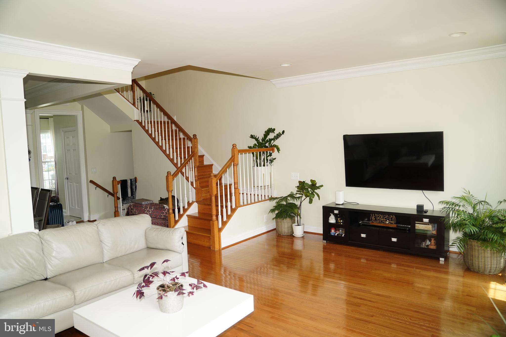 EAST GATE - Residential