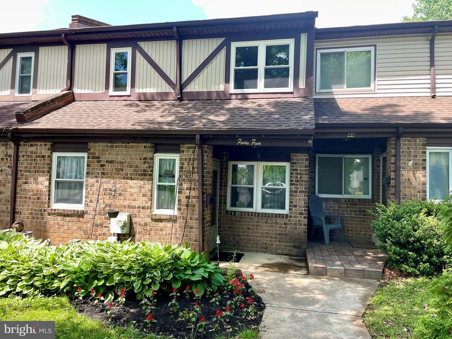 Welcome to 45 Holly Brooke Drive in Langhorne, your opportunity to own a 3 bedroom, 2.5 bath townhouse with no HOA fees, offering both value and flexibility in the desirable Neshaminy School District.  This move-in ready home has been thoughtfully refreshed to be move-in ready. Be welcomed by fresh landscaping then step inside to a freshly painted interior complemented by new carpeting upstairs. The nicely sized eat-in kitchen features stainless steel appliances and provides a comfortable space for everyday living and casual dining.  The spacious living room offers plenty of room to relax or entertain, with direct access to the backyard, creating an easy flow for indoor-outdoor living.  Upstairs, the primary suite is enhanced by a brand-NEW full bath, delivering a clean, modern feel. Two additional bedrooms and a full hall bath complete the upper level.  With recent updates, outdoor space, and the added benefit of no HOA, 45 Holly Brooke Drive is the home you've been waiting for!
