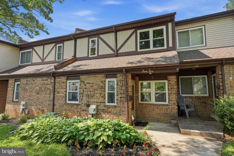 Townhouse For Sale - 45 Hollybrooke Drive<br/> LANGHORNE, PA 19047