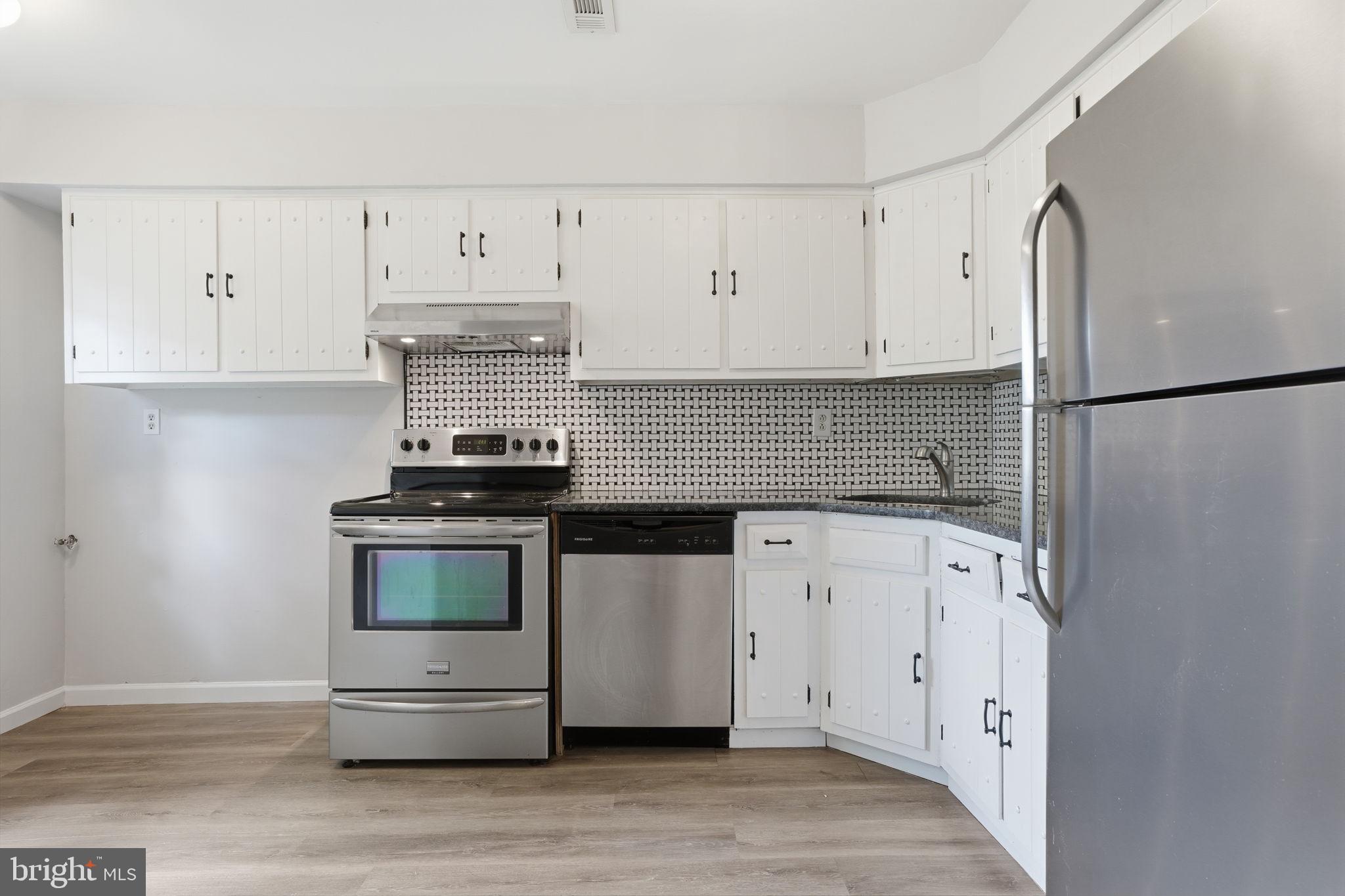 HOLLYBROOKE - Residential