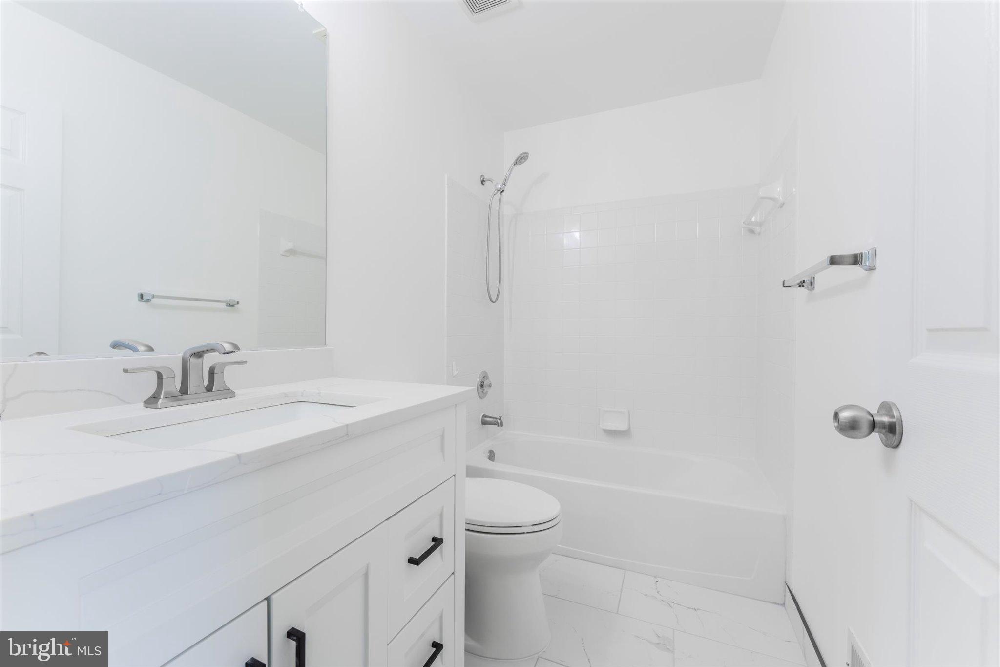 CENTRE RIDGE - Residential Lease