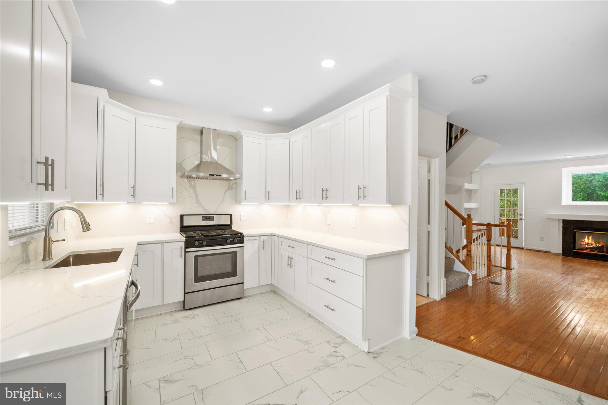 CENTRE RIDGE - Residential Lease