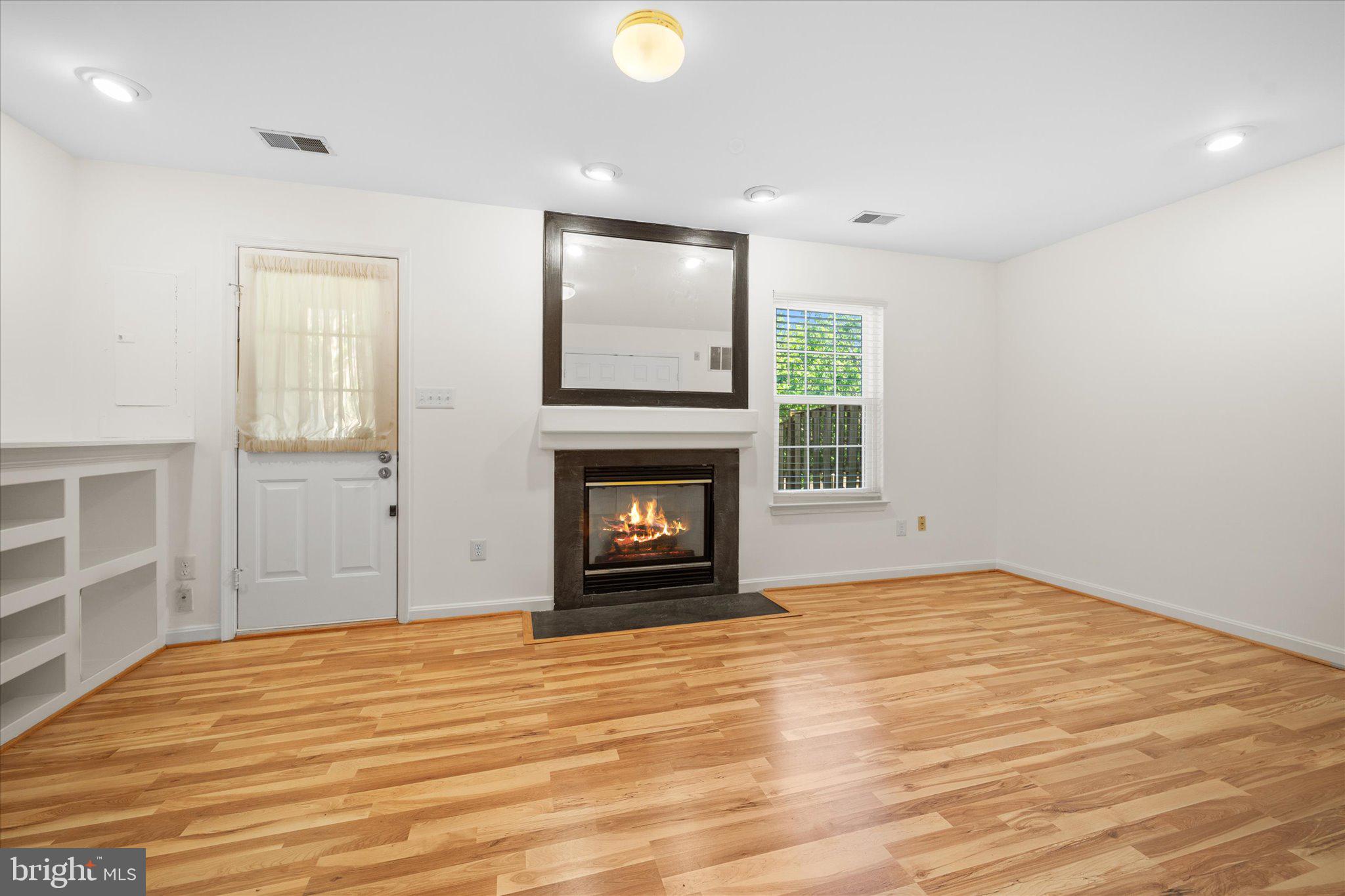 CENTRE RIDGE - Residential Lease