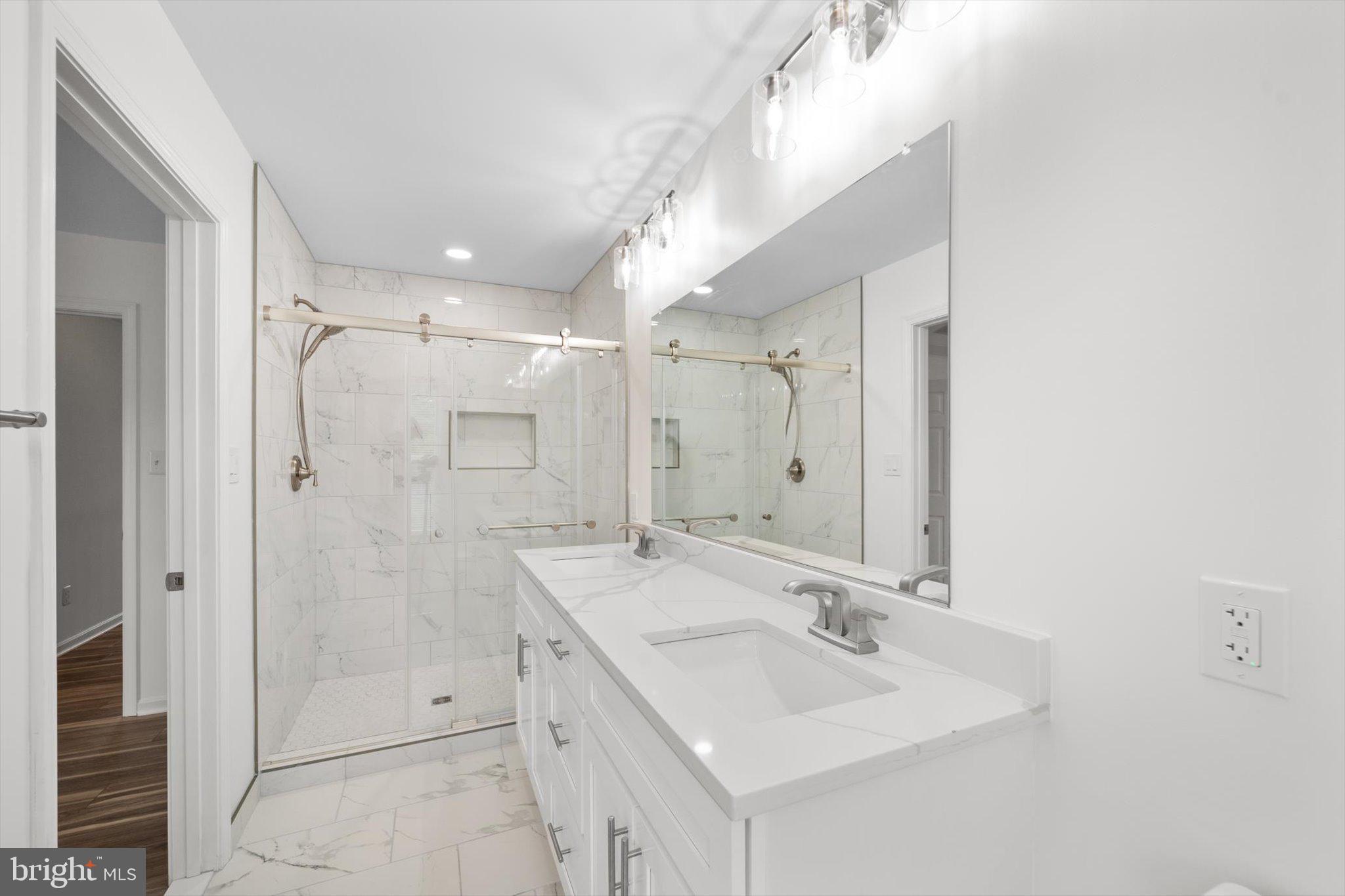 CENTRE RIDGE - Residential Lease