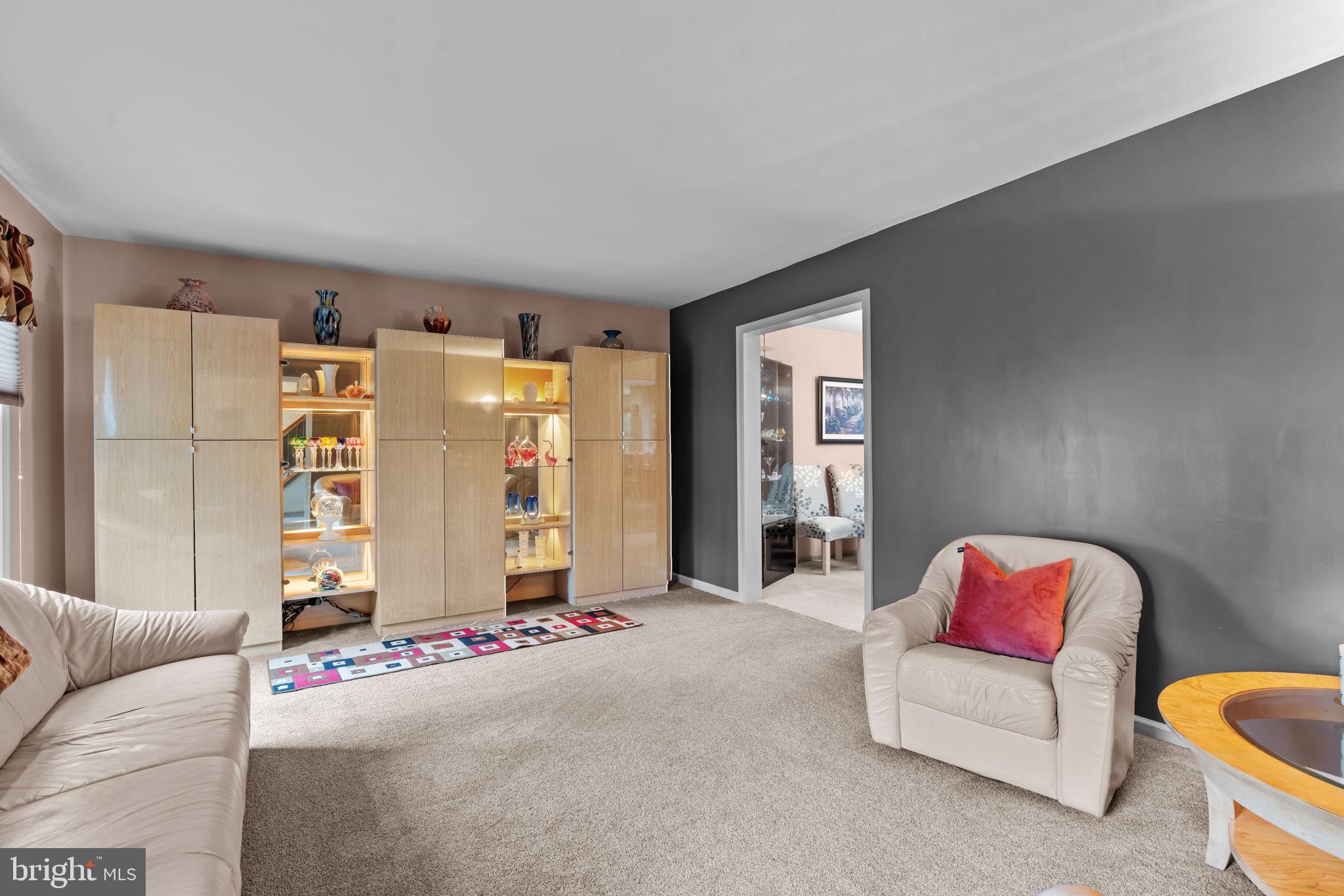 987 HIGHPOINTE CIRCLE