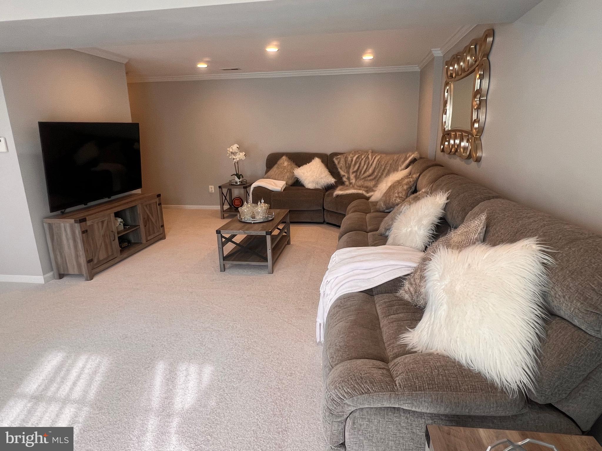 WAYSIDE VILLAGE - Residential