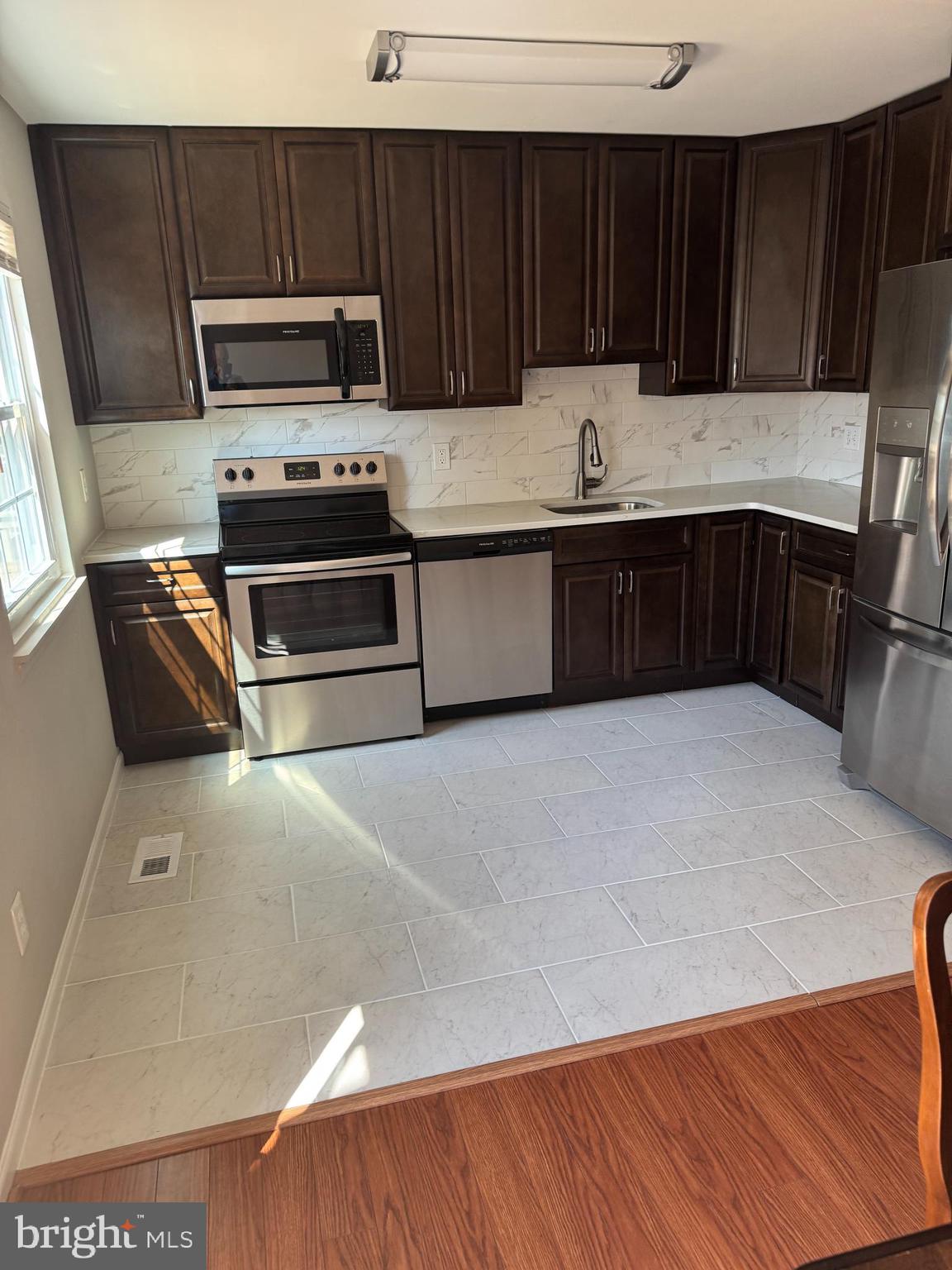 WOODSDALE MANOR - Residential