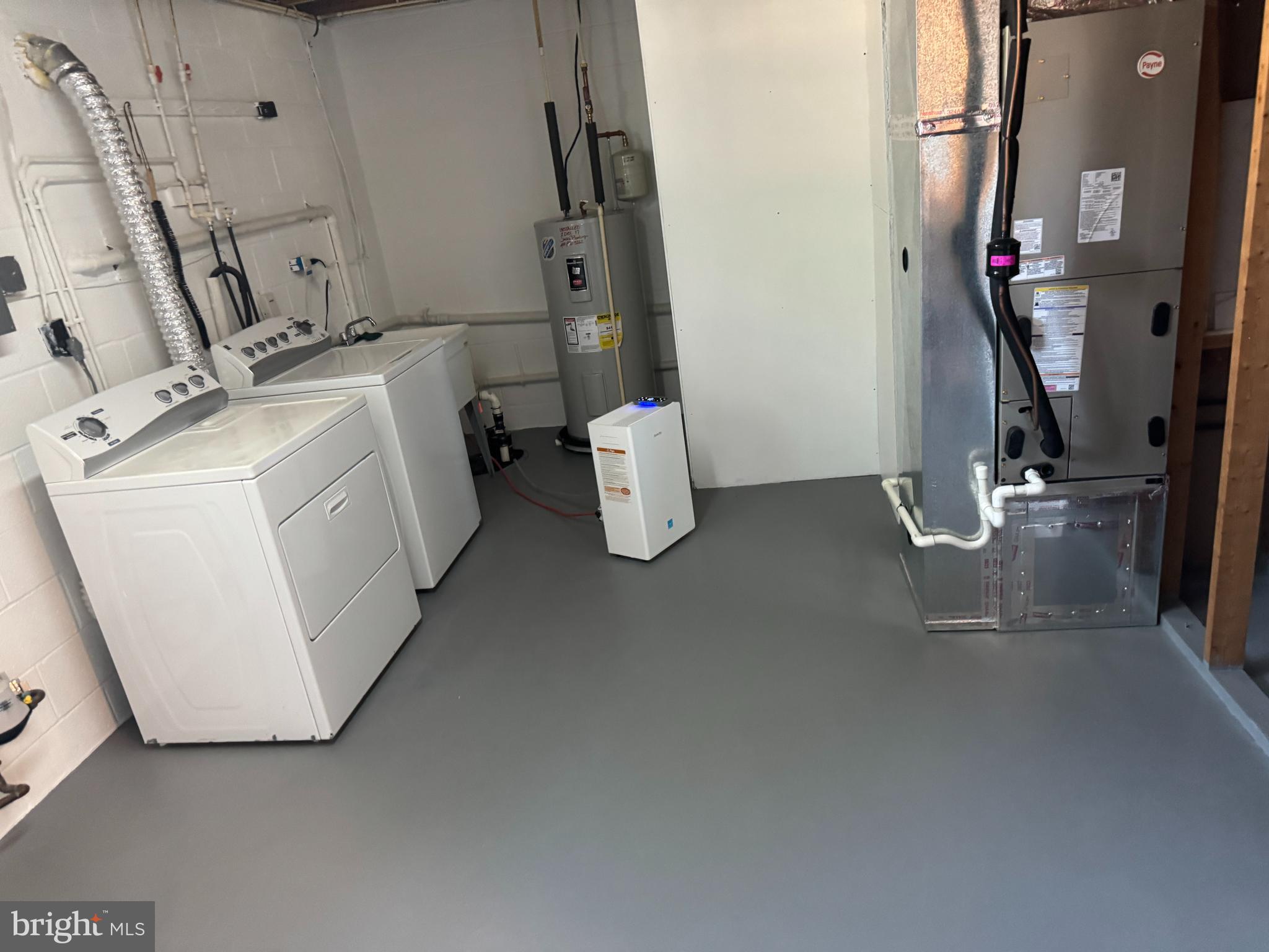 WOODSDALE MANOR - Residential