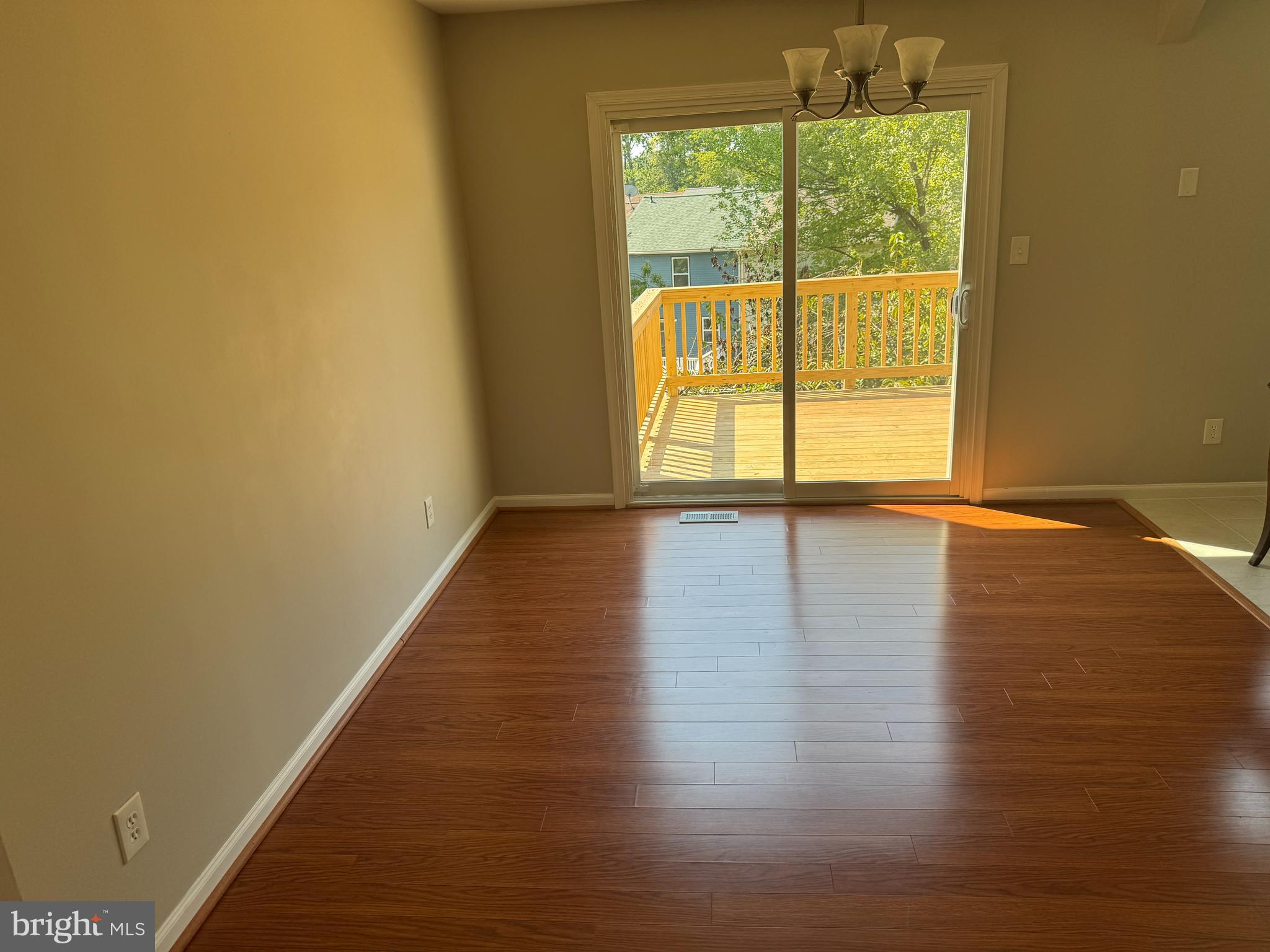 WOODSDALE MANOR - Residential