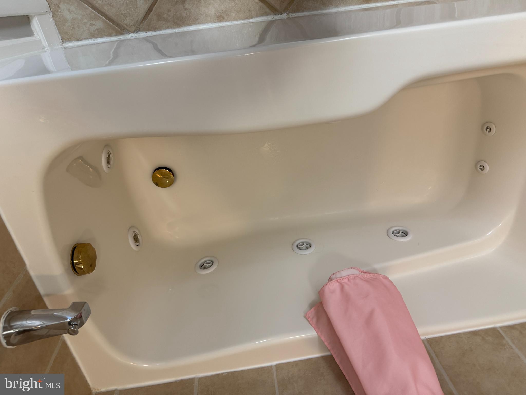 WOODSDALE MANOR - Residential