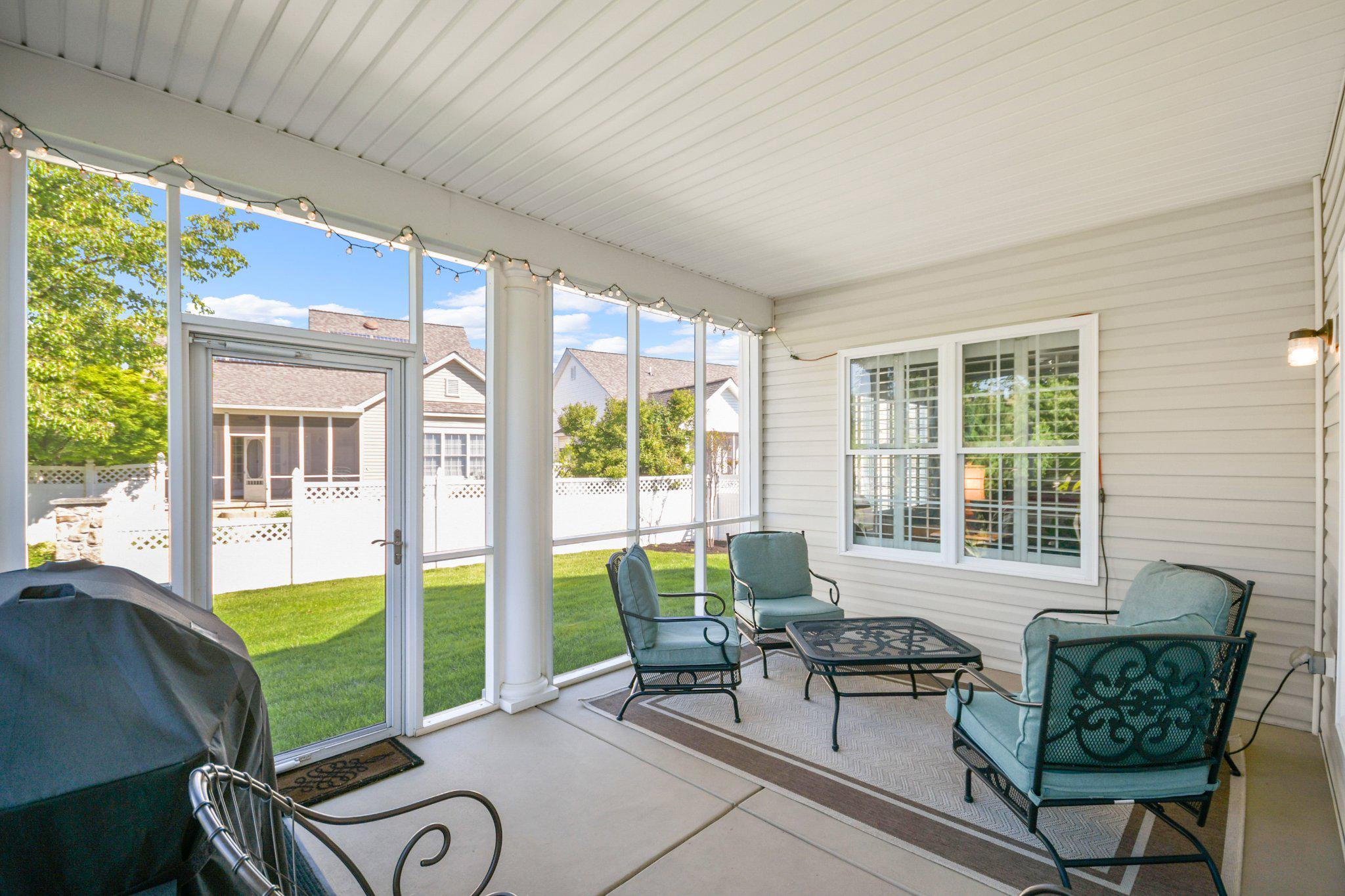 FOXFIELD AT MIDDLETOWN - Residential
