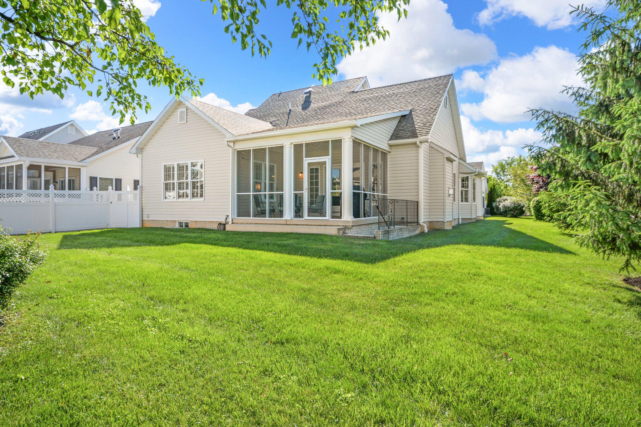 FOXFIELD AT MIDDLETOWN - Residential