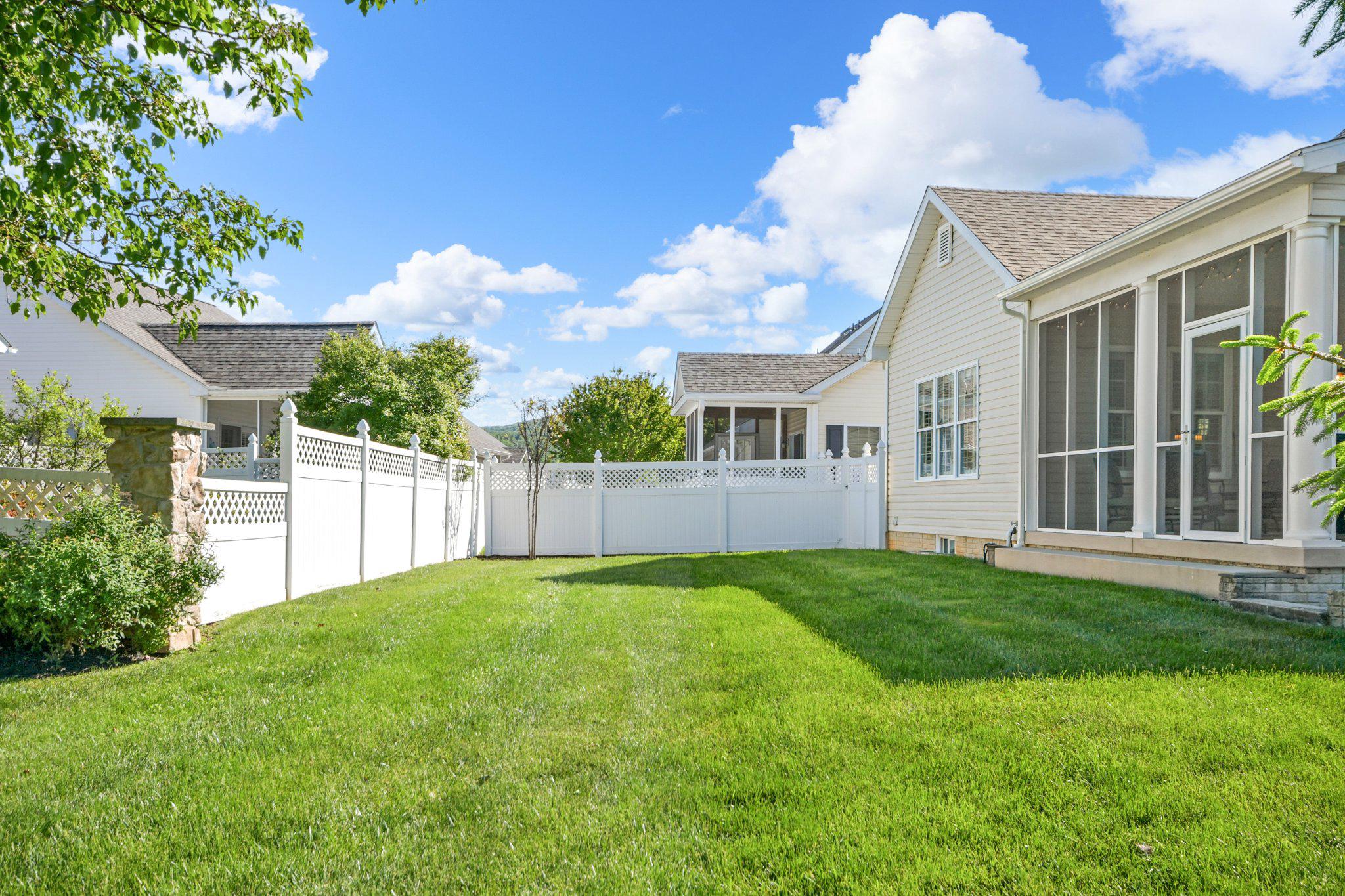 FOXFIELD AT MIDDLETOWN - Residential