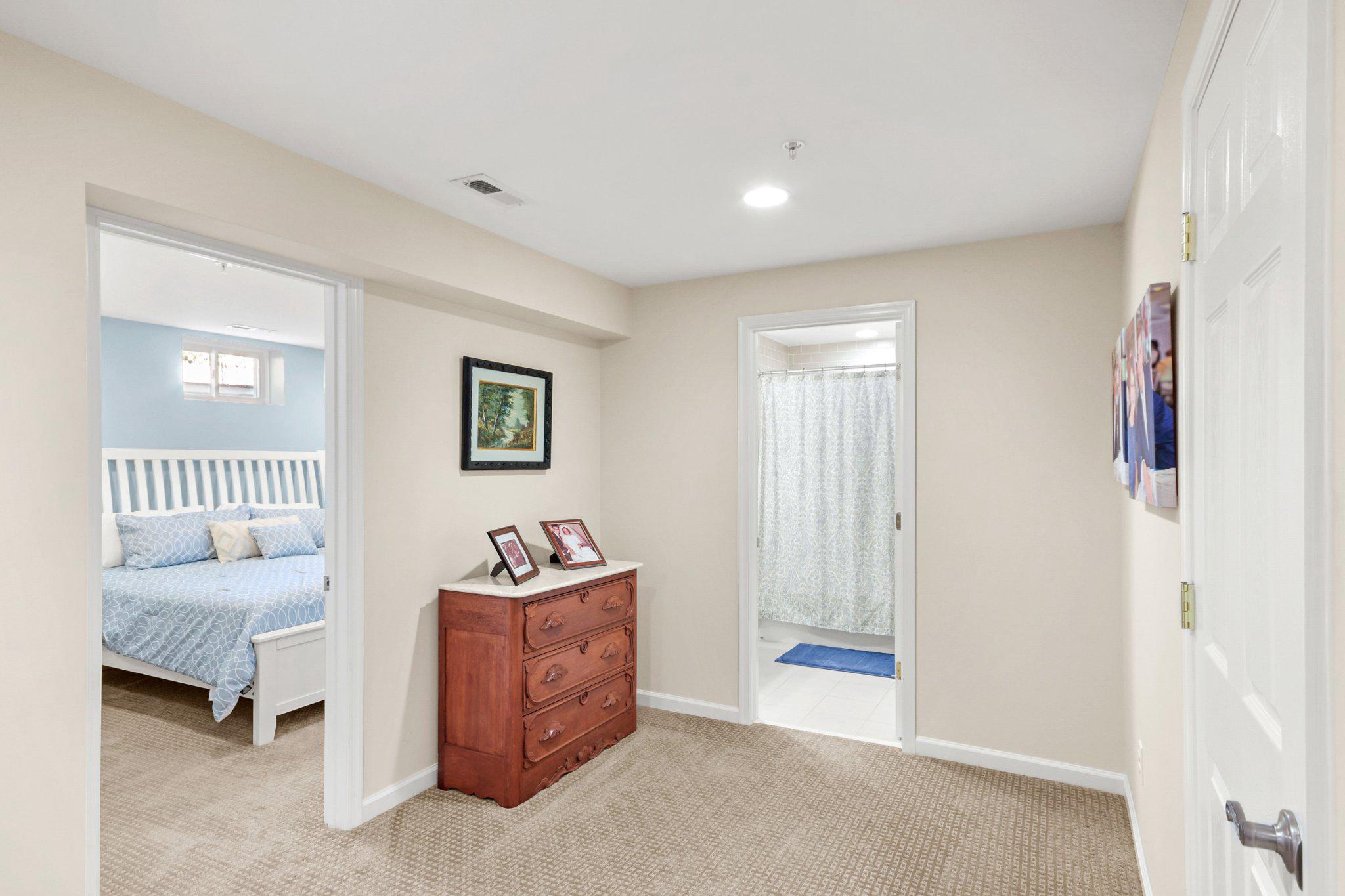 FOXFIELD AT MIDDLETOWN - Residential