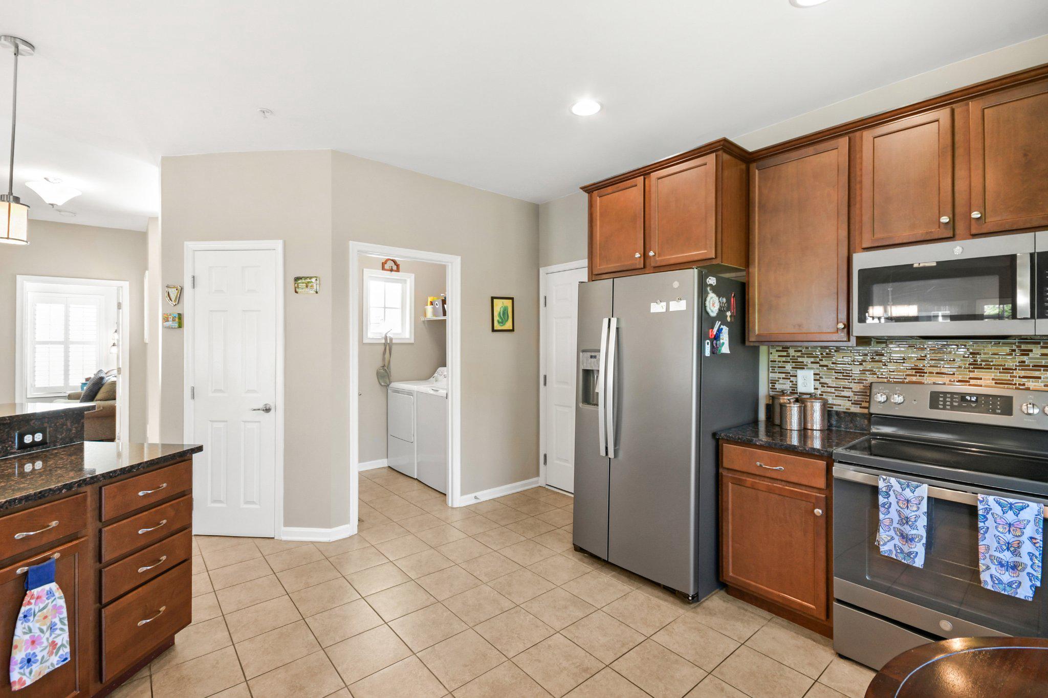 FOXFIELD AT MIDDLETOWN - Residential