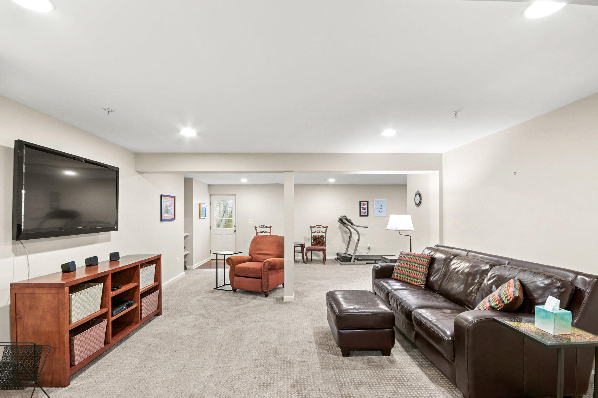 FOXFIELD AT MIDDLETOWN - Residential