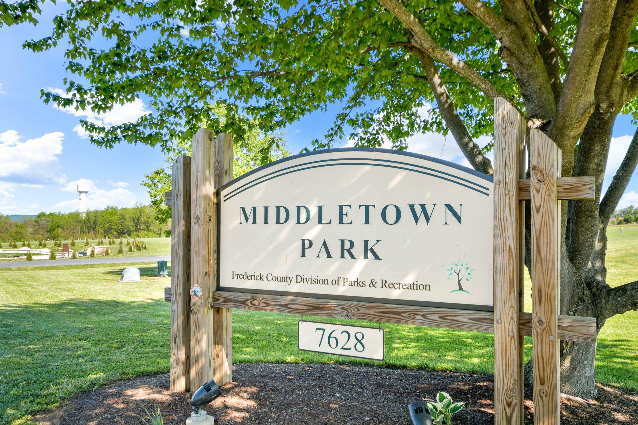 FOXFIELD AT MIDDLETOWN - Residential