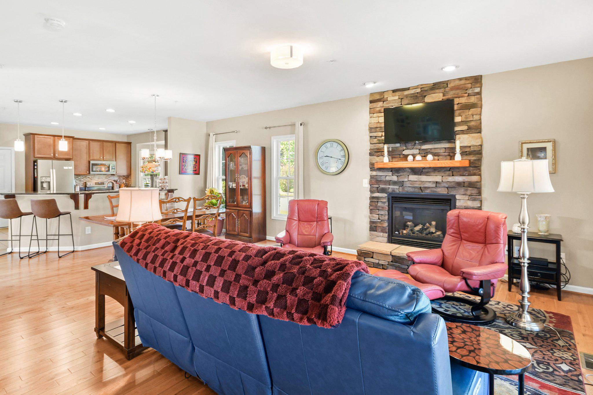 FOXFIELD AT MIDDLETOWN - Residential