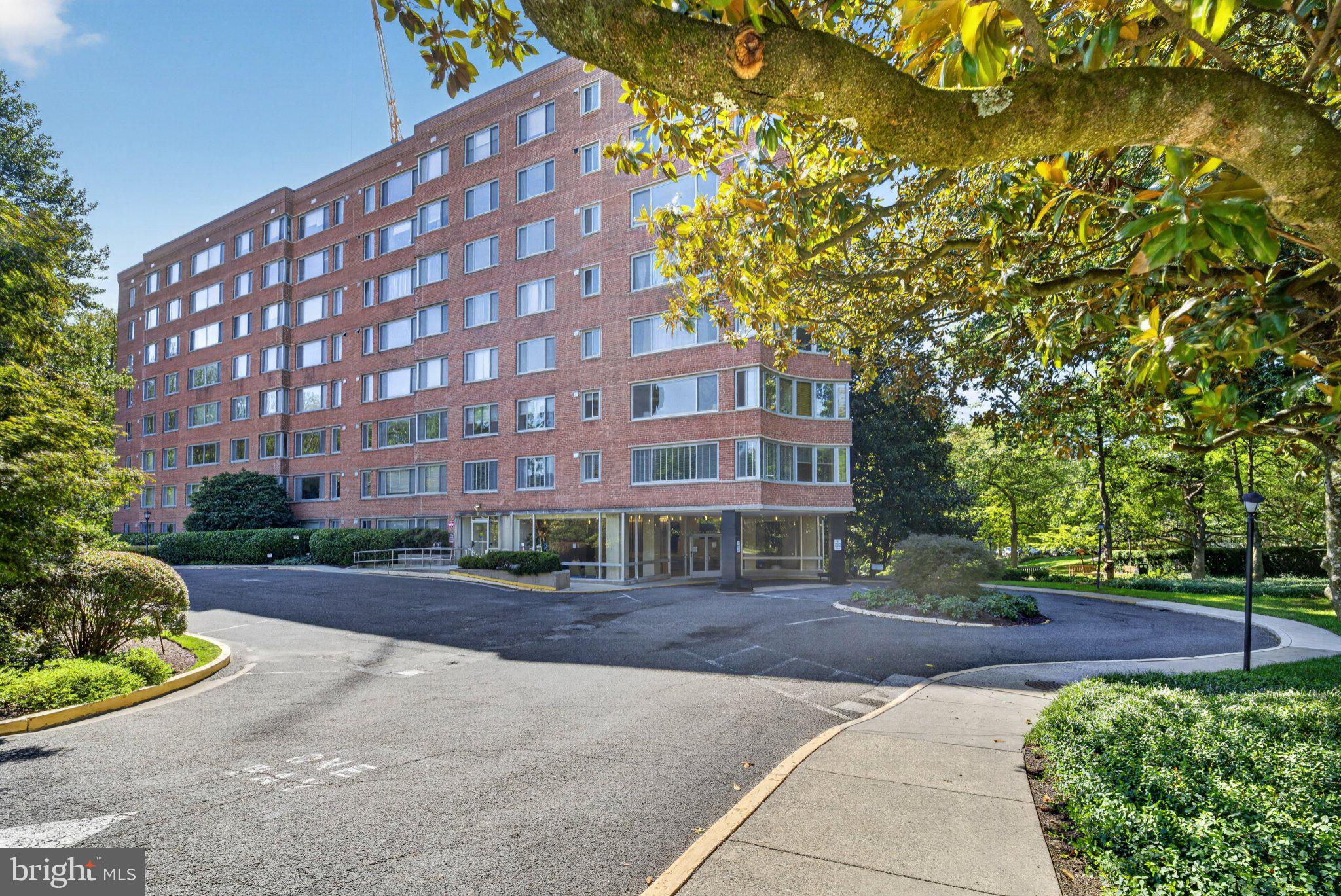 4200 CATHEDRAL AVENUE NW 106