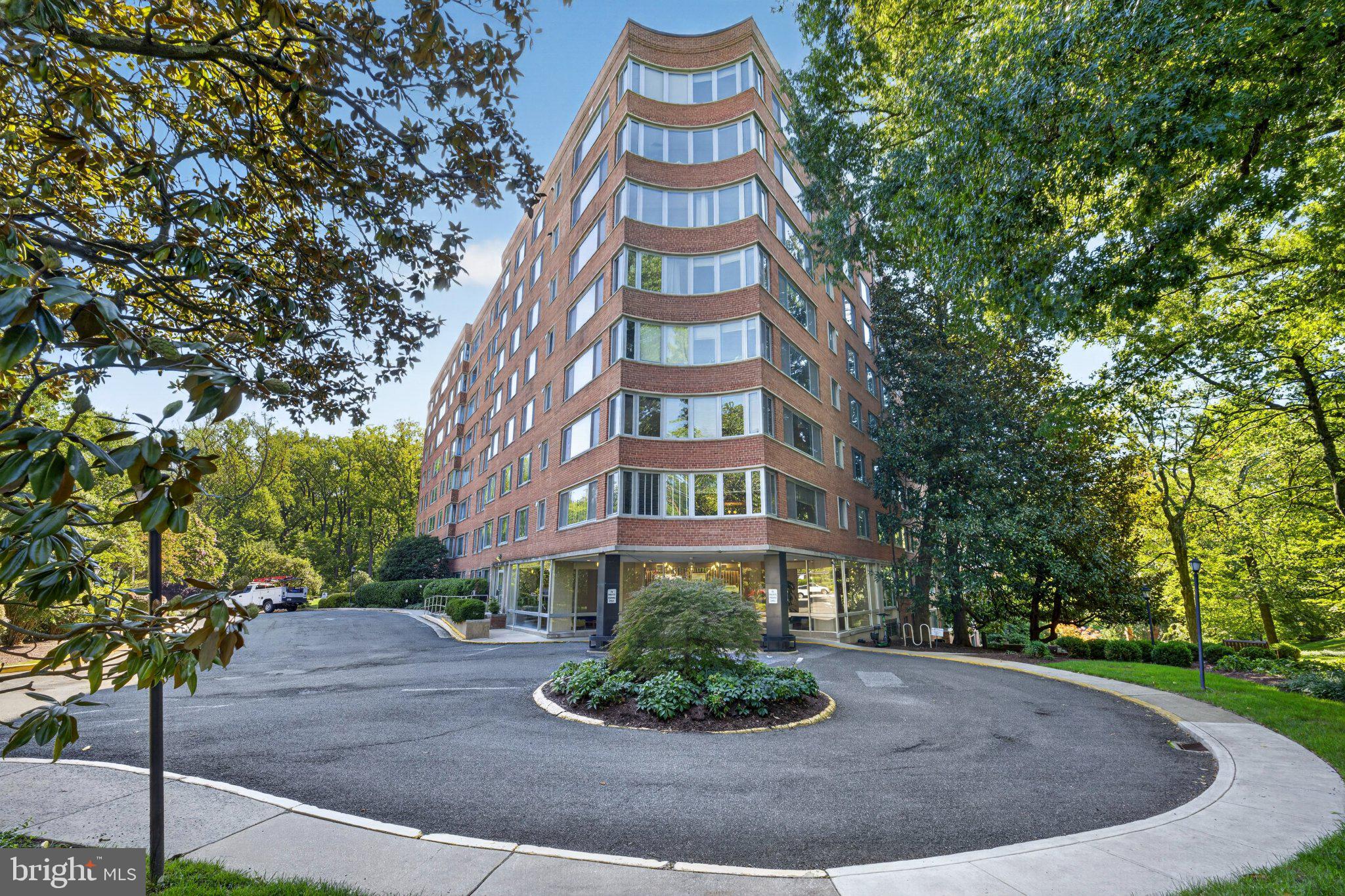 4200 CATHEDRAL AVENUE NW 106