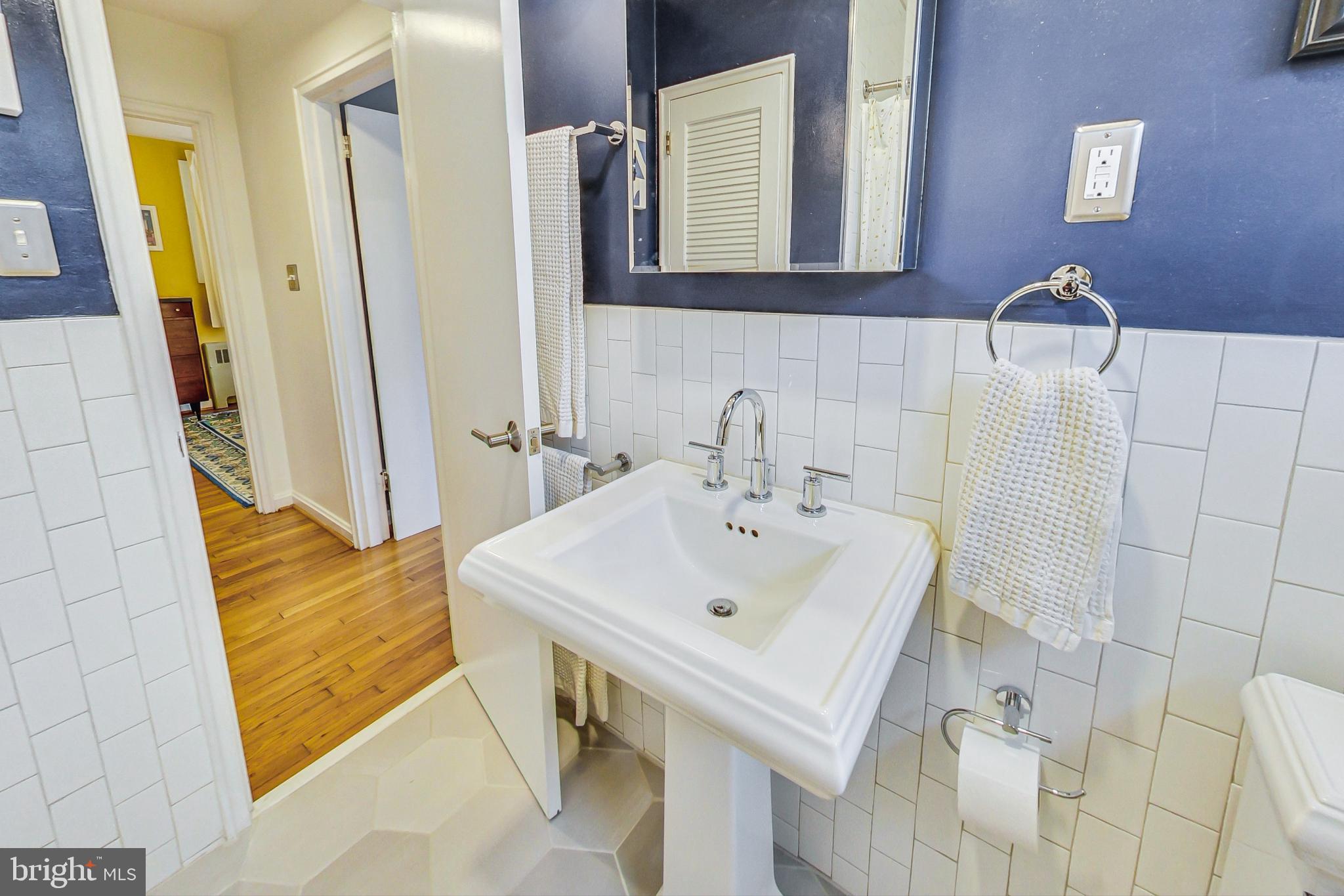 UNIVERSITY HILLS - Residential