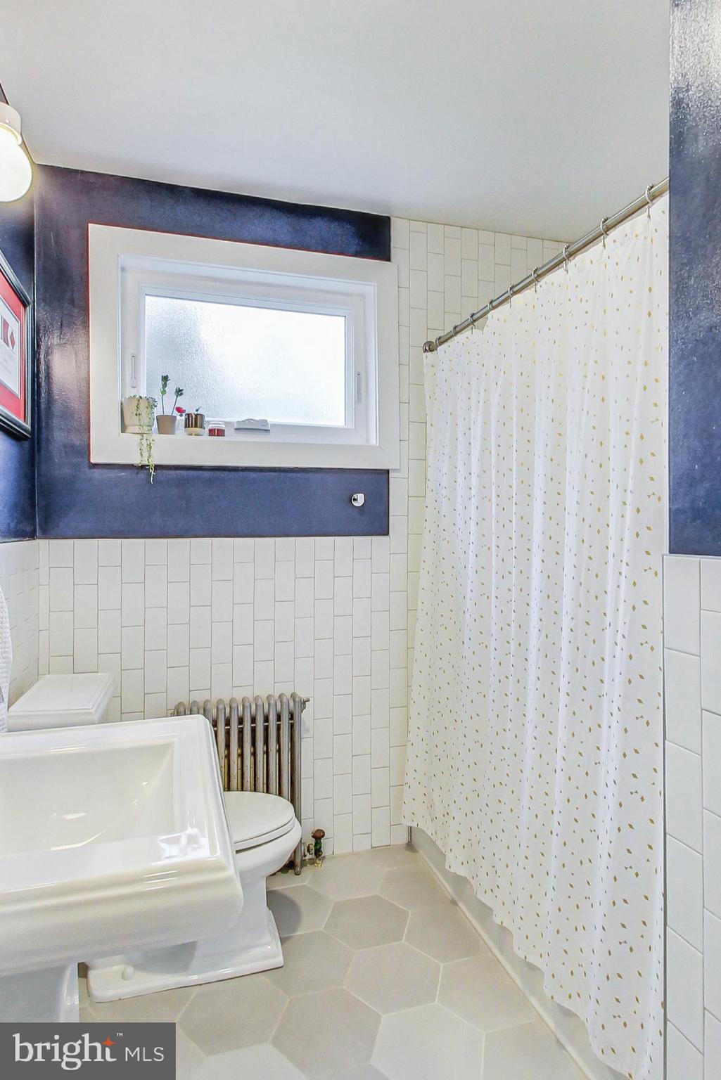 UNIVERSITY HILLS - Residential