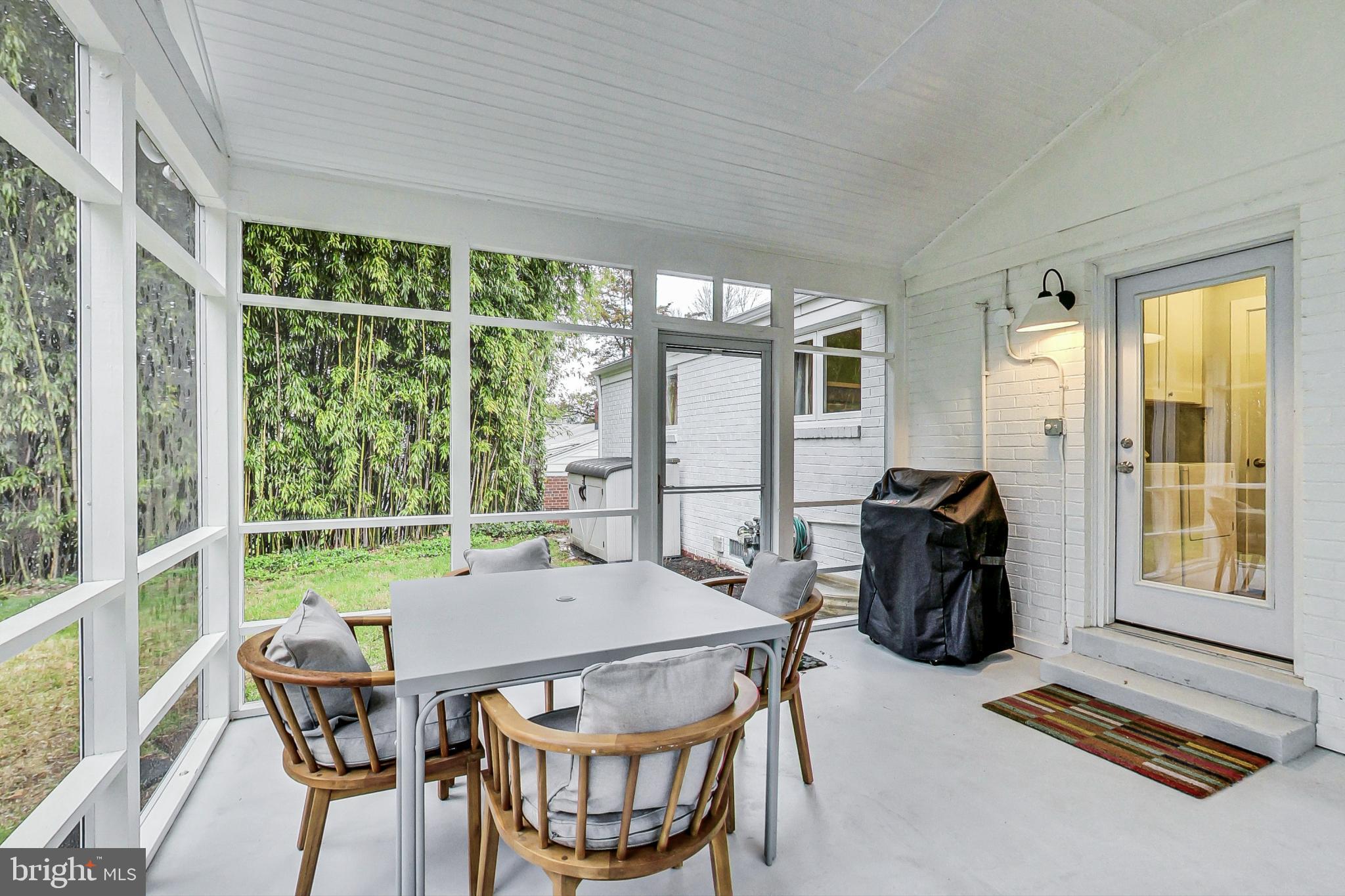 UNIVERSITY HILLS - Residential