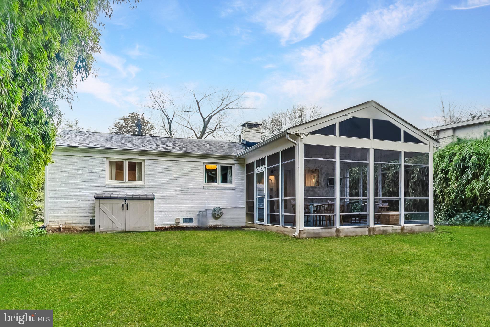 UNIVERSITY HILLS - Residential