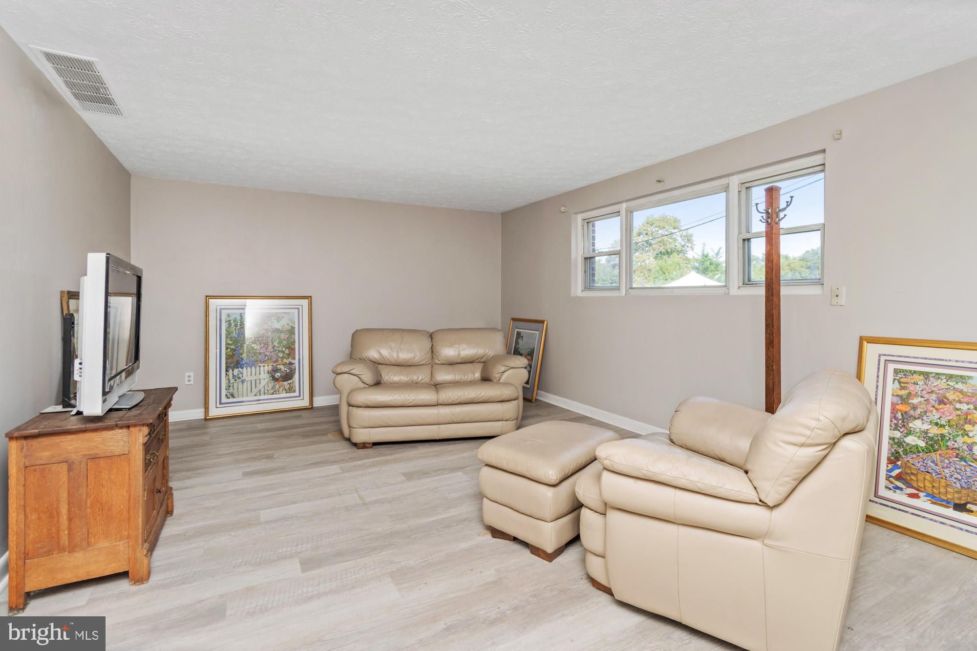 BOWLEYS QUARTERS - Residential