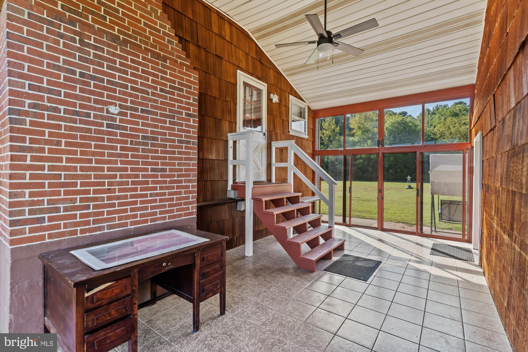 BOWLEYS QUARTERS - Residential