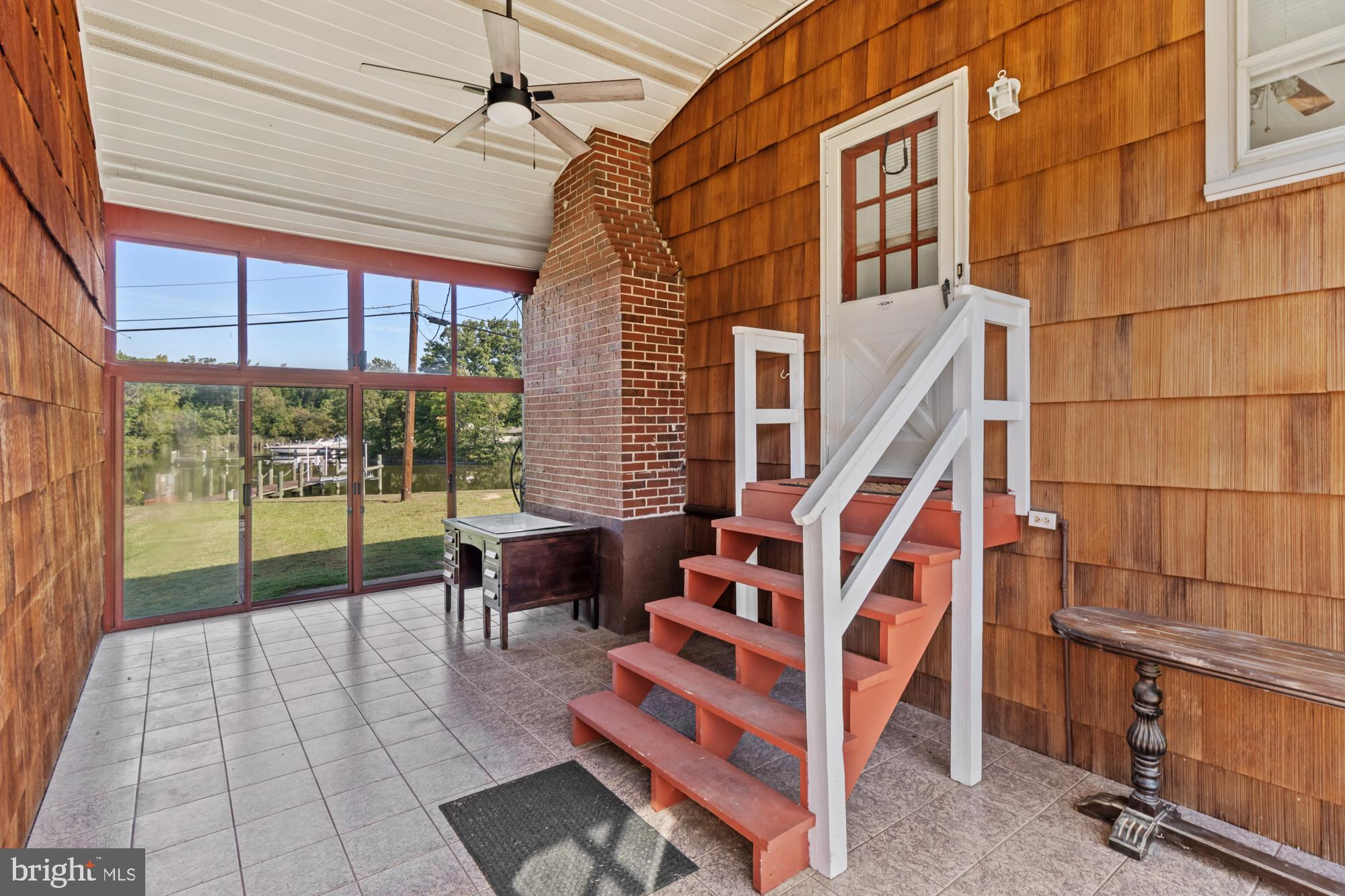 BOWLEYS QUARTERS - Residential