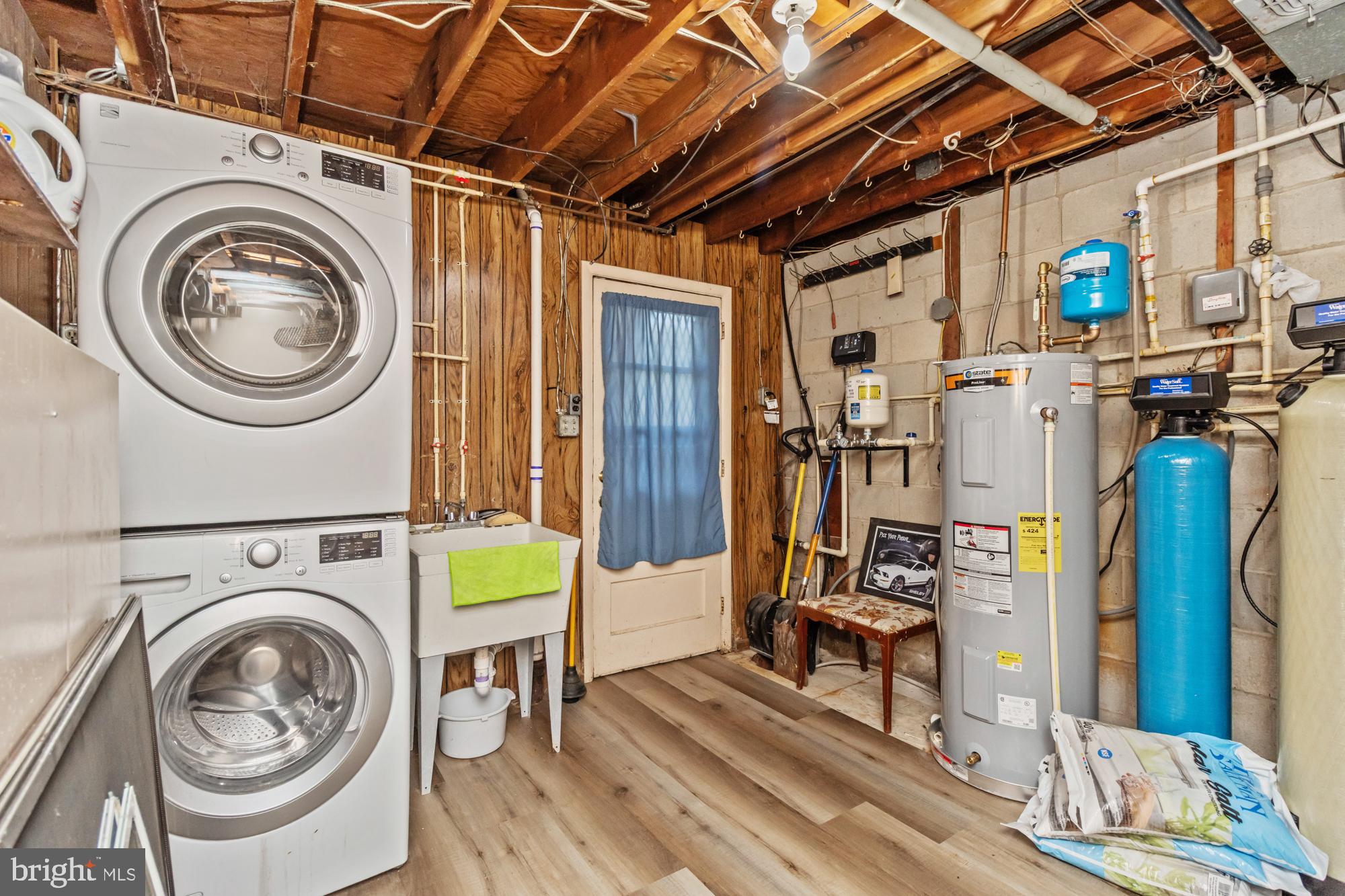 BOWLEYS QUARTERS - Residential