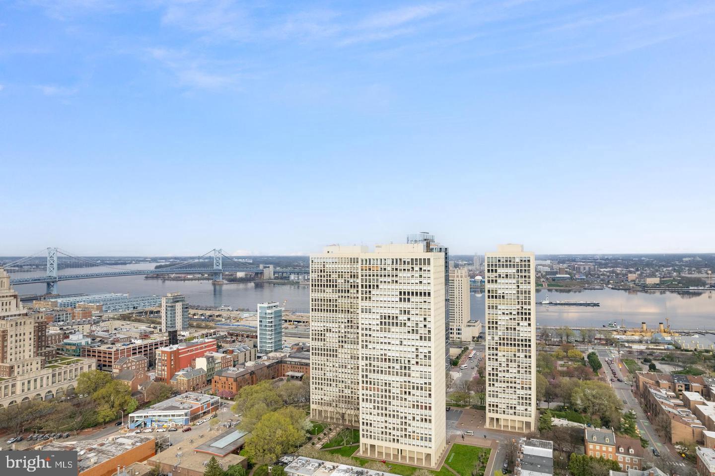 SOCIETY HILL - Residential