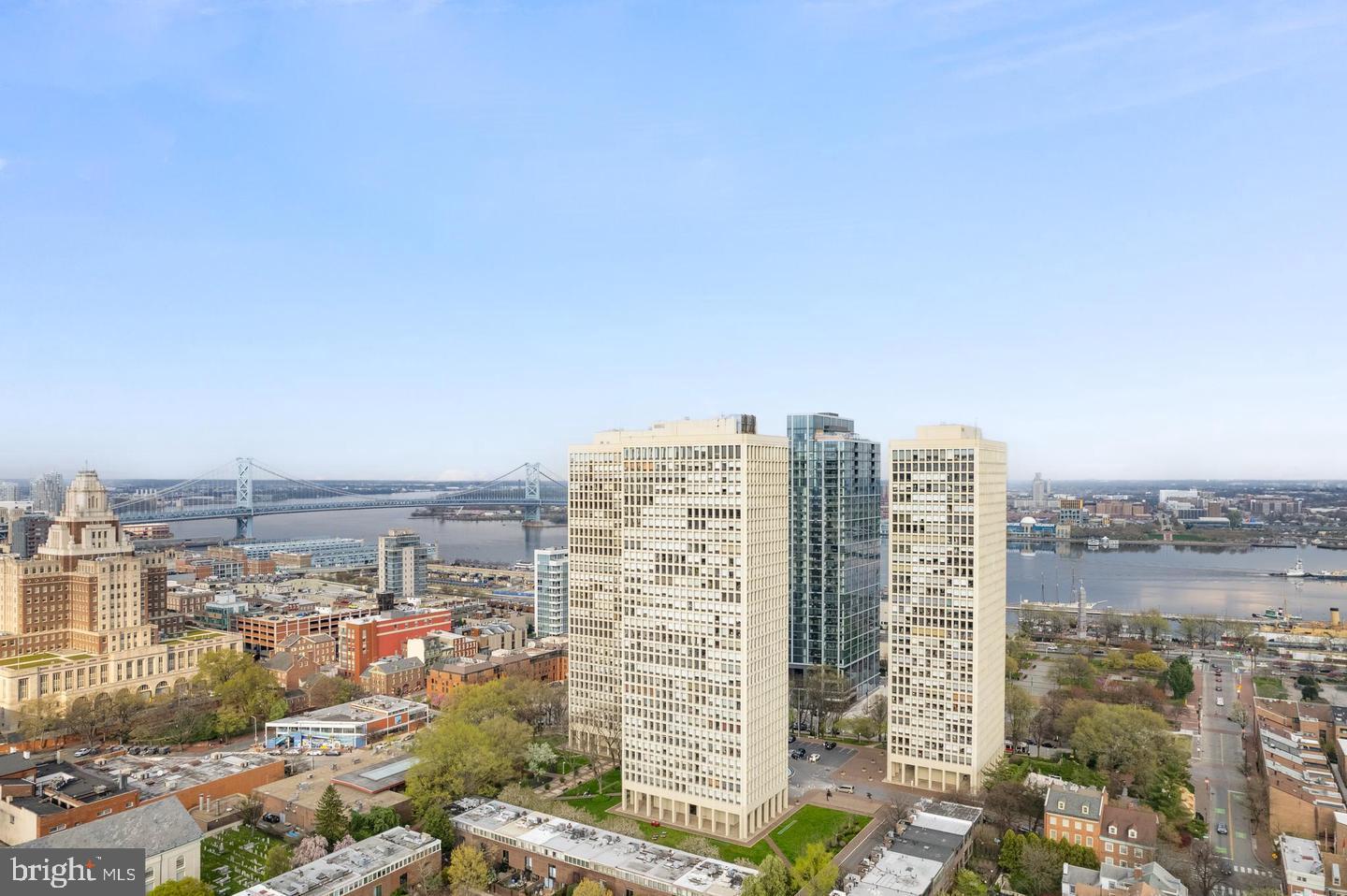 SOCIETY HILL - Residential