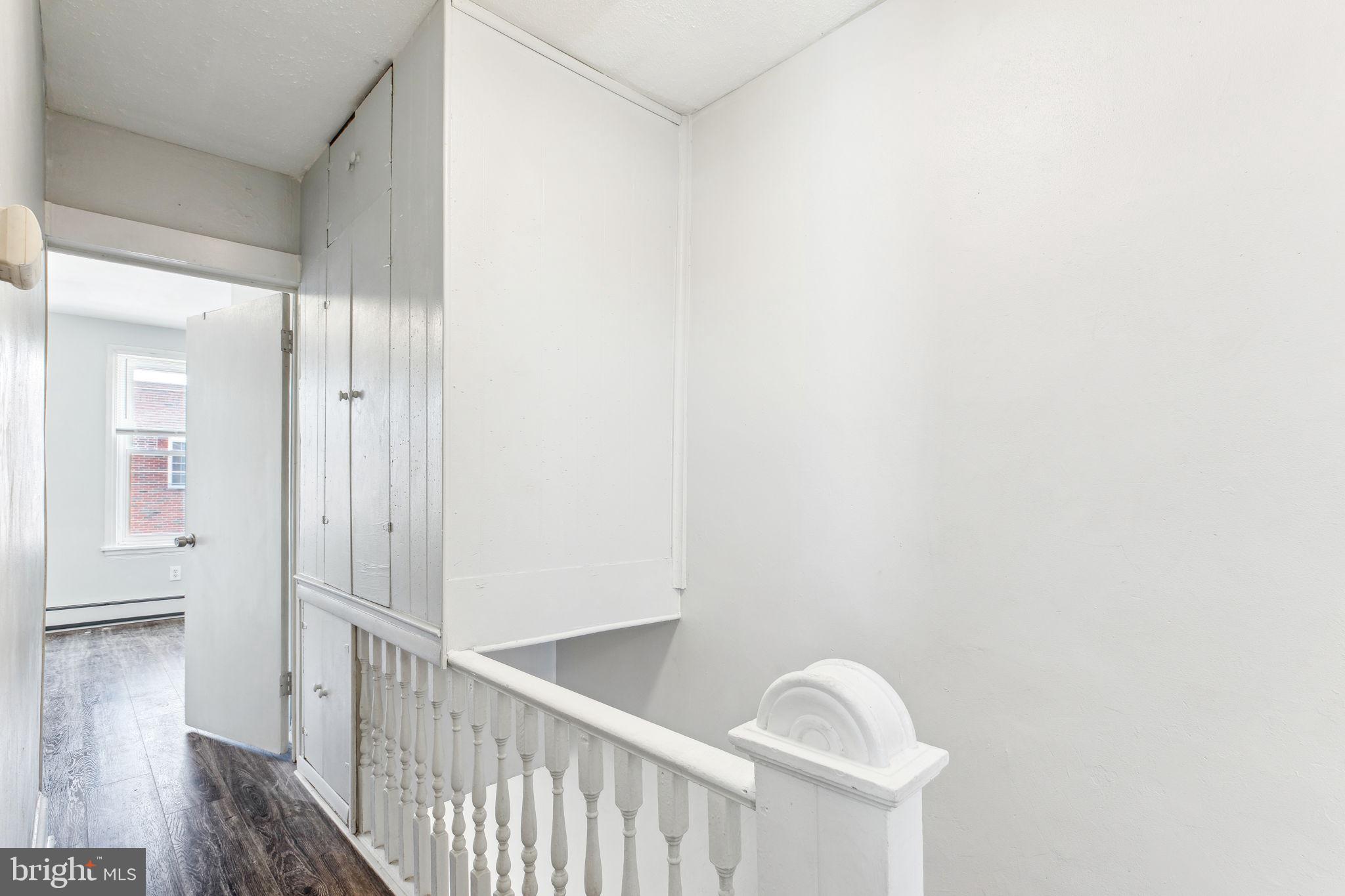 PORT RICHMOND - Residential Lease