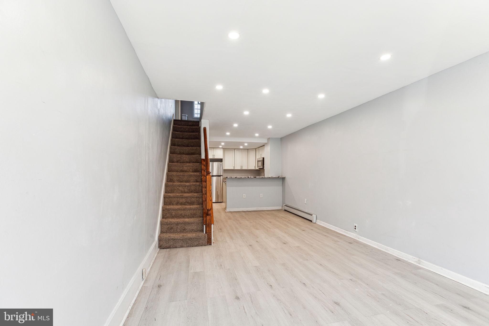 PORT RICHMOND - Residential Lease