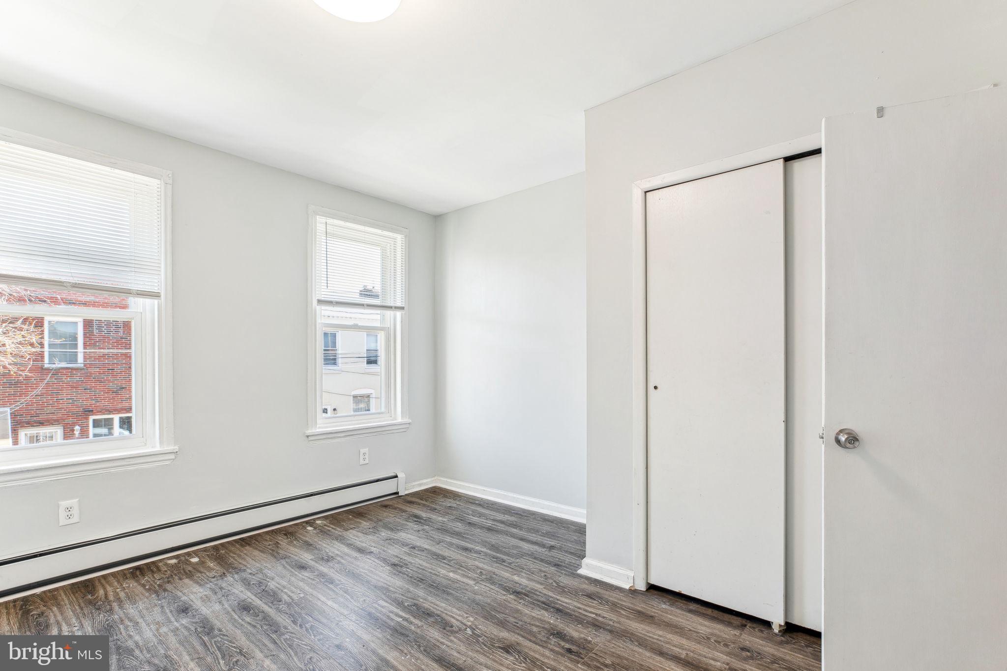 PORT RICHMOND - Residential Lease