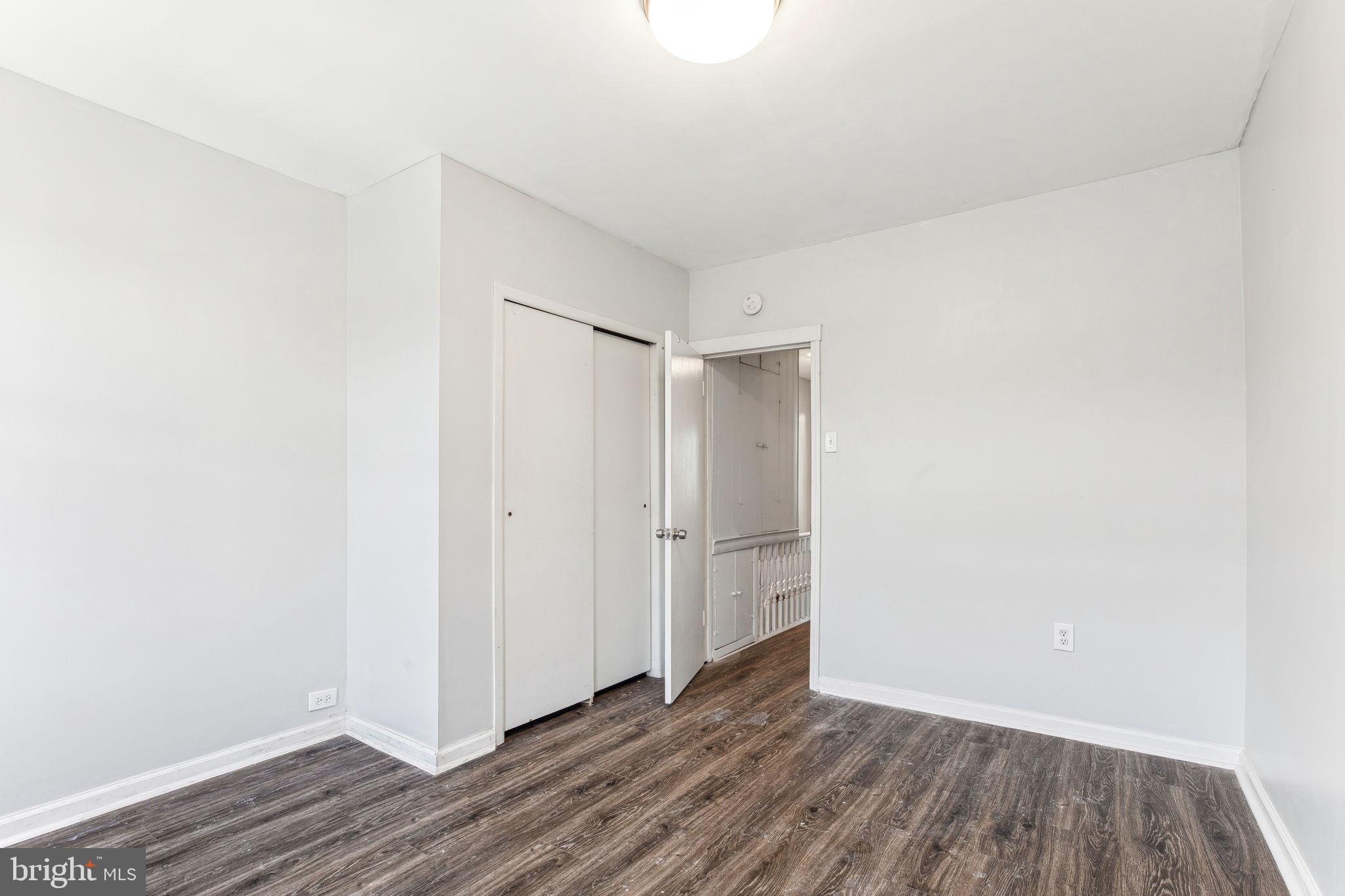 PORT RICHMOND - Residential Lease