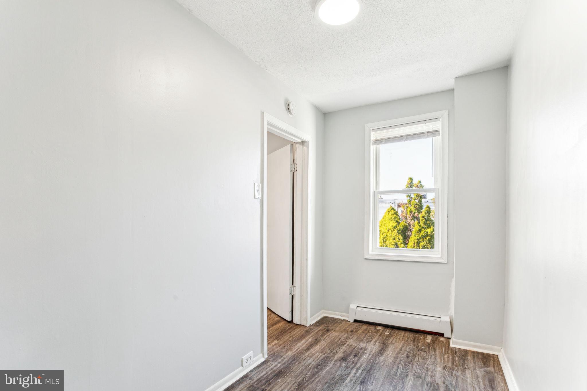 PORT RICHMOND - Residential Lease